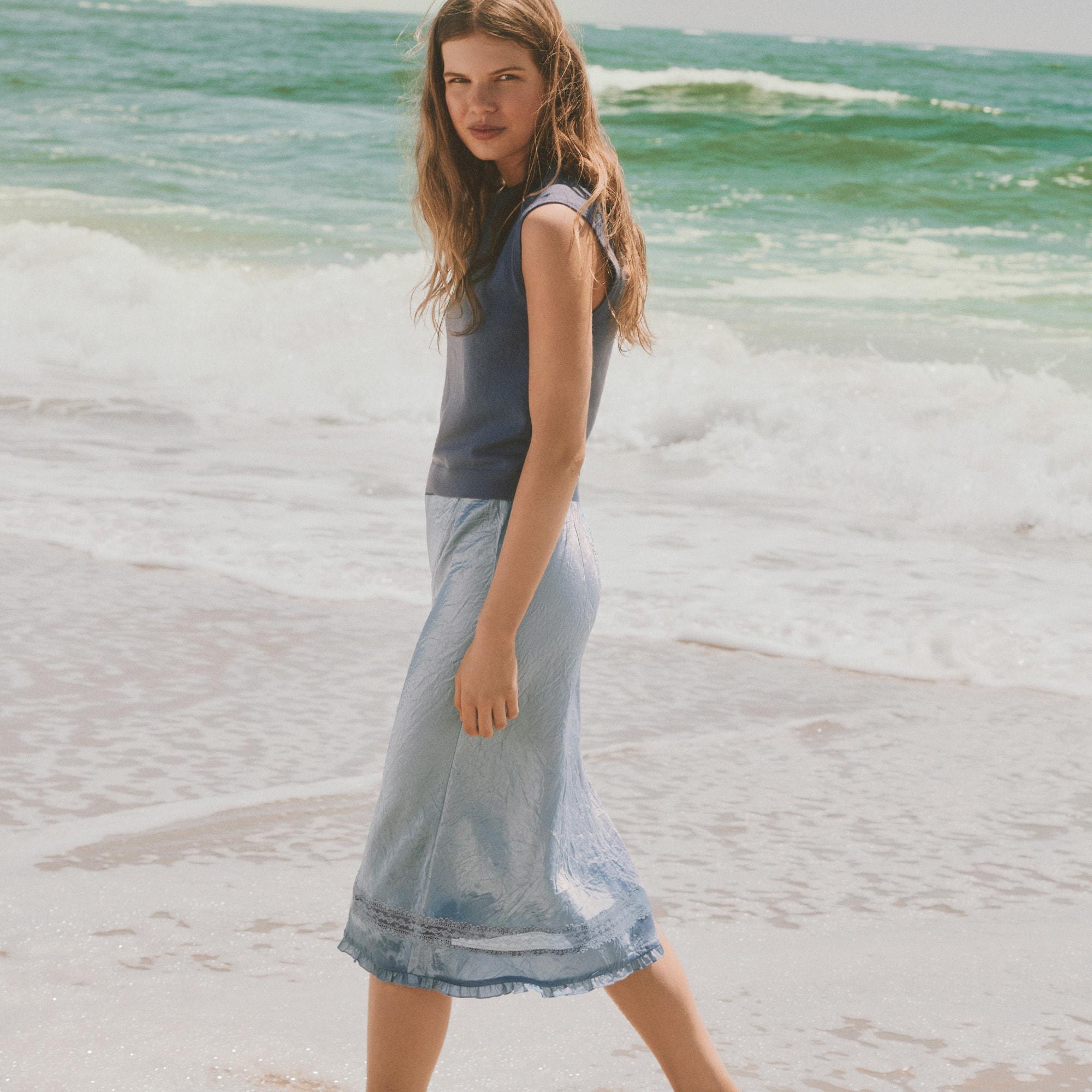 Lace-trim slip skirt in matte textured satin Product Image