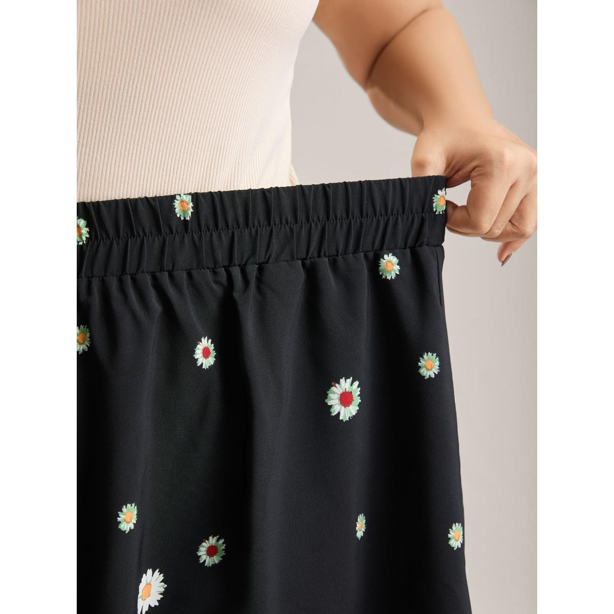 Plus Size Floral Print Pleated Midi Skirt Women BlackFlower Elegant Contrast Bodycon Low stretch Slanted pocket Party Skirts BloomChic 18-20/2X Product Image