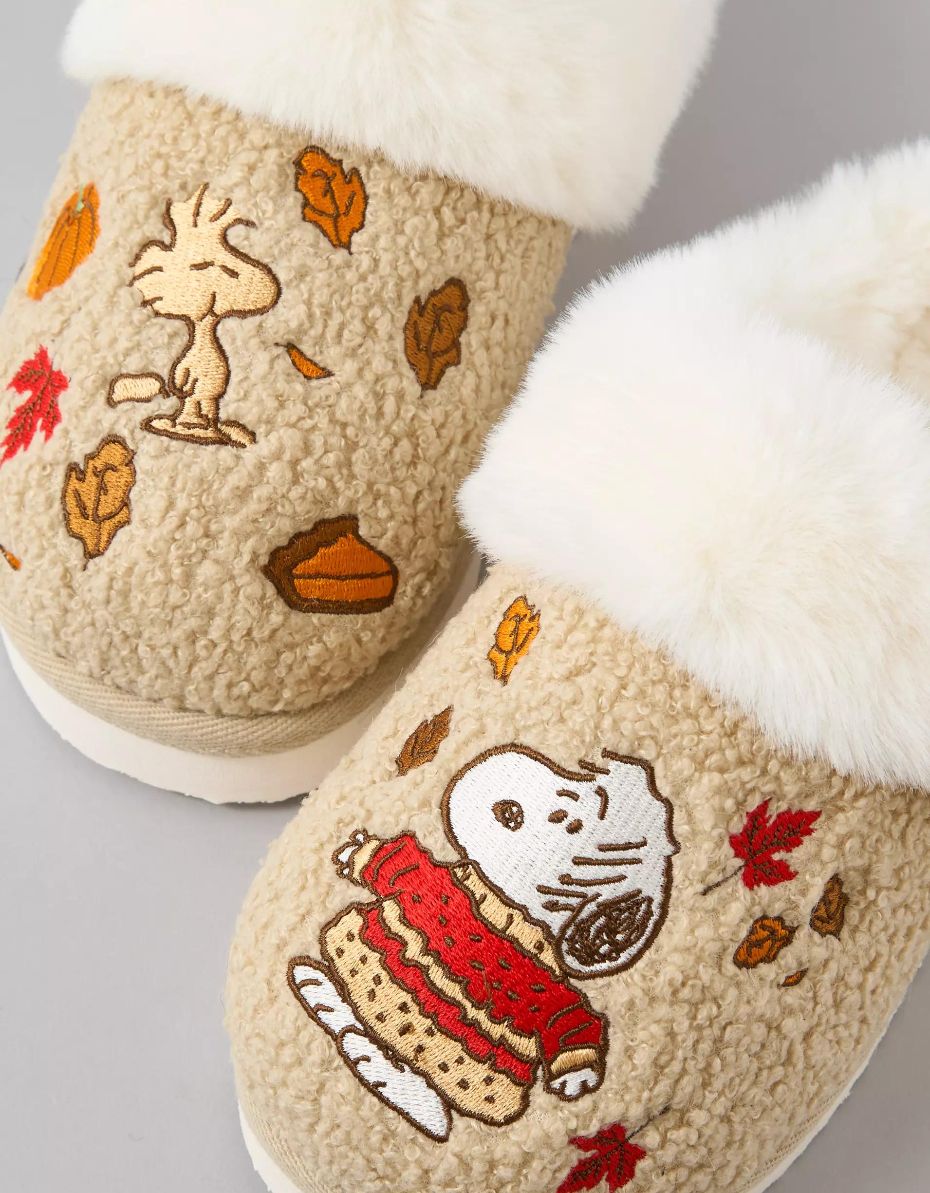 AE Thanksgiving Snoopy Scuff Slipper Product Image