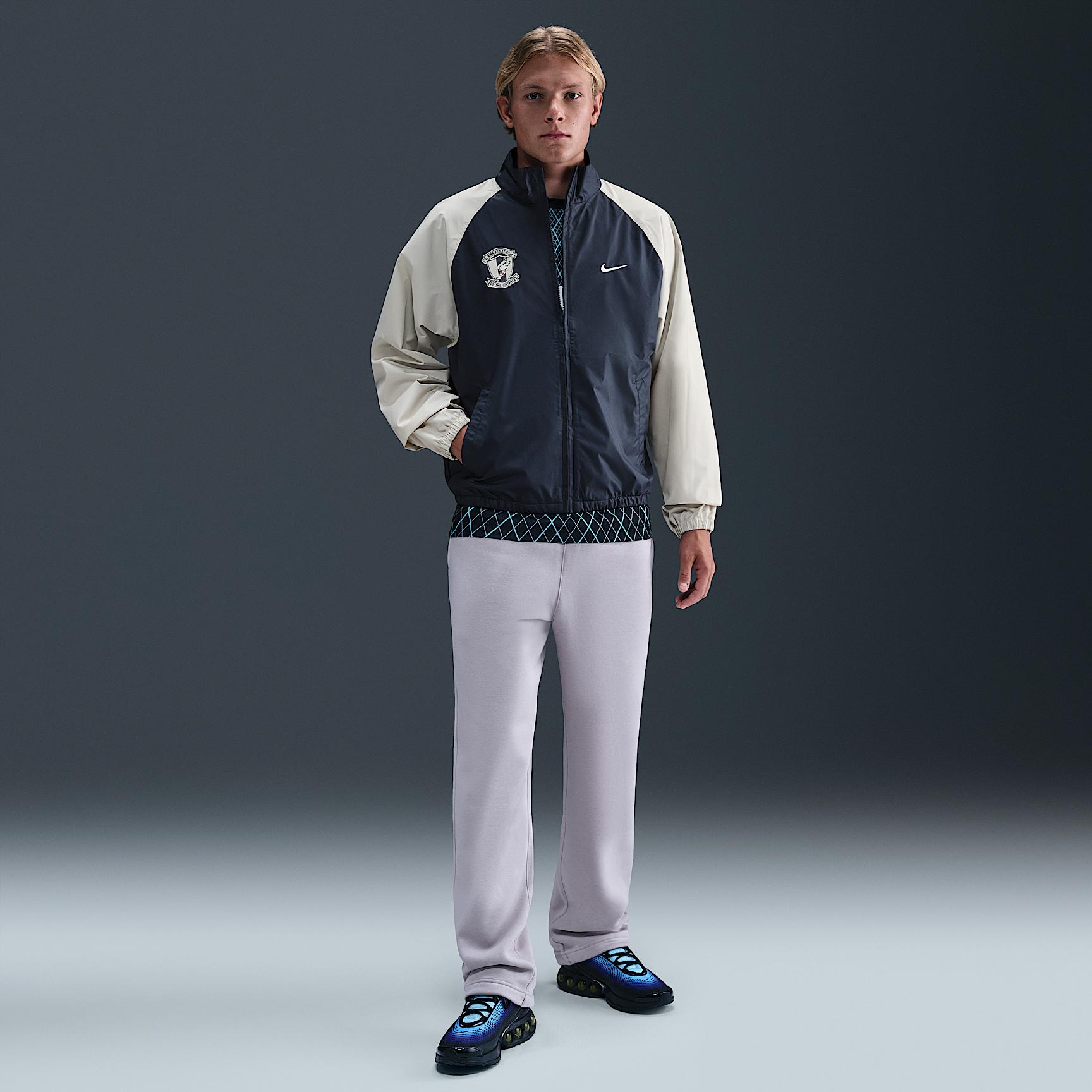Nike Men's Club Woven Jacket Product Image