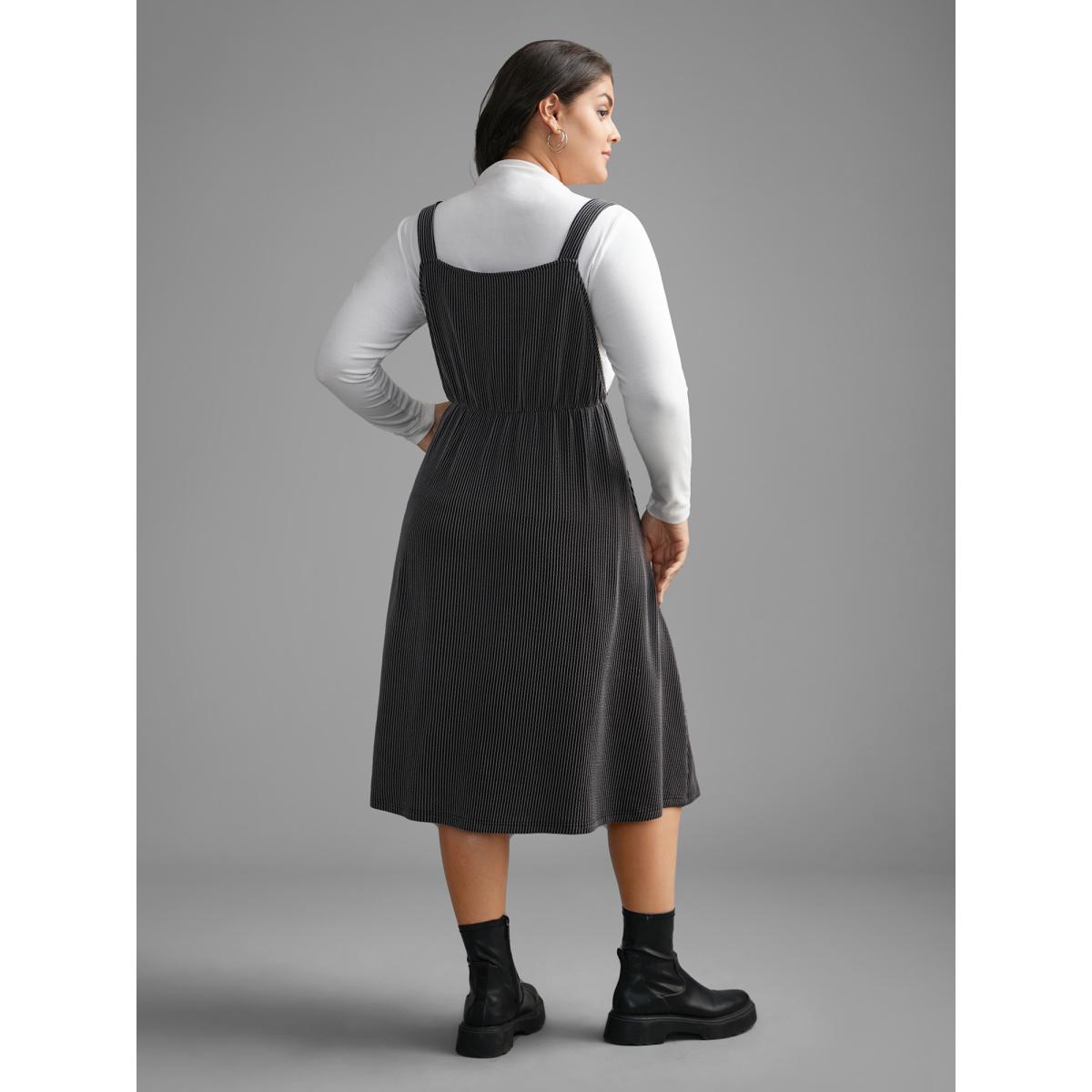 Plus Size Texture Square Neck Midi Dress Black Women Casual Texture Square Neck Sleeveless Curvy BloomChic 26/4X Product Image