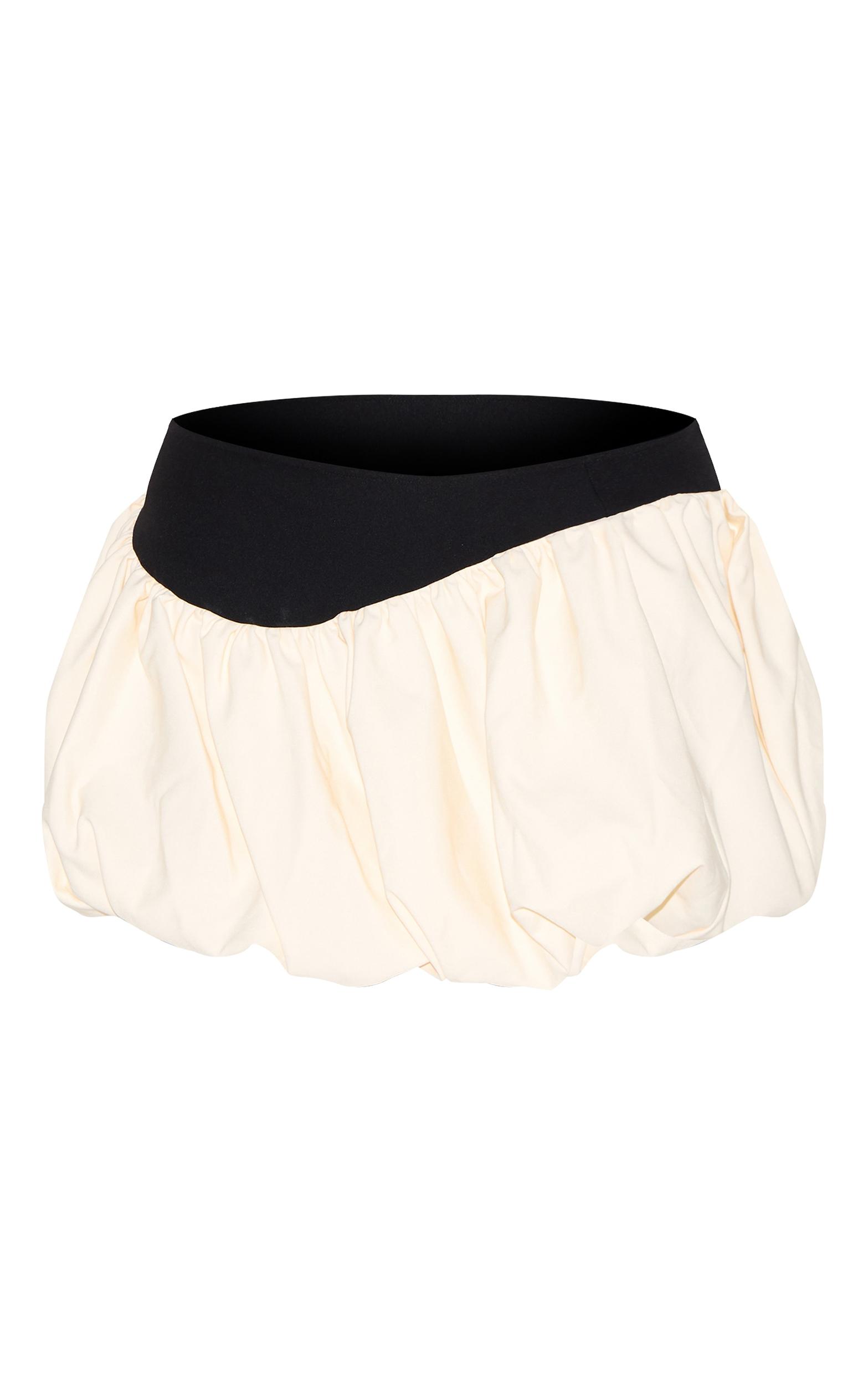 Plus Black Contrast Dip Waist Puffball Mini Skirt Product Image