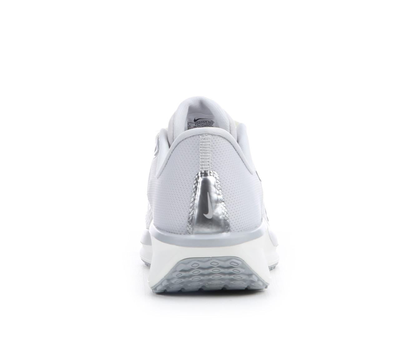 Women's Nike Quest 6 Running Shoes Product Image