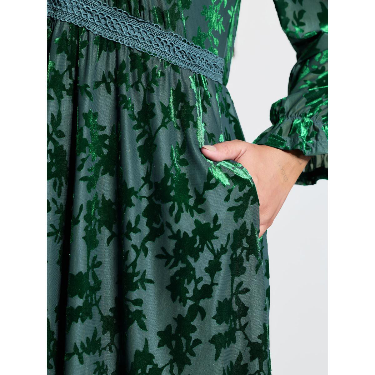 Plus Size Velvet Floral Print Lace Pockets Party Dress DarkGreen Women Party&Cocktail Party Curvy Bloomchic 28/5X Product Image