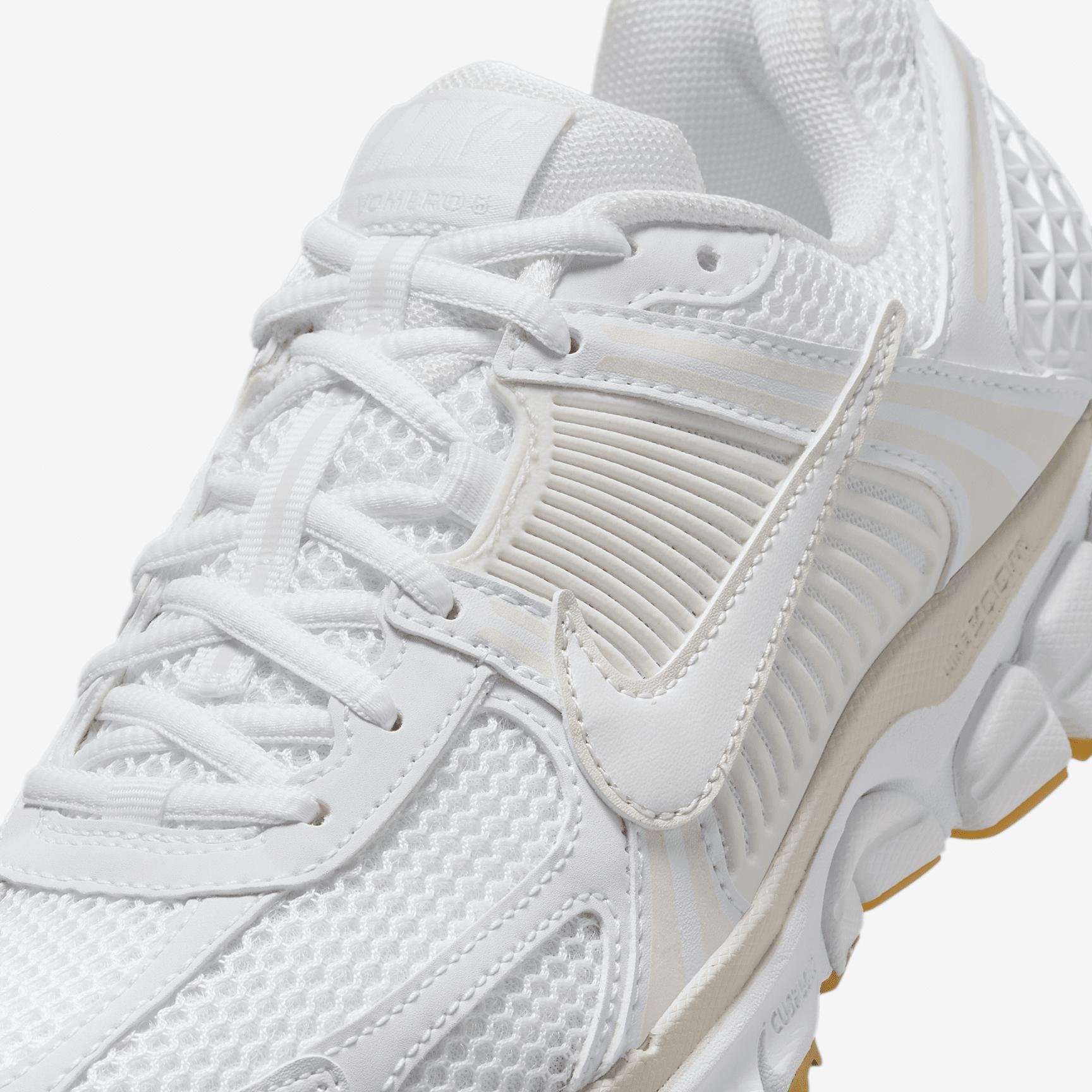 Nike Womens Zoom Vomero 5 Shoes with Reflective Accents | FJ2028-104 Product Image