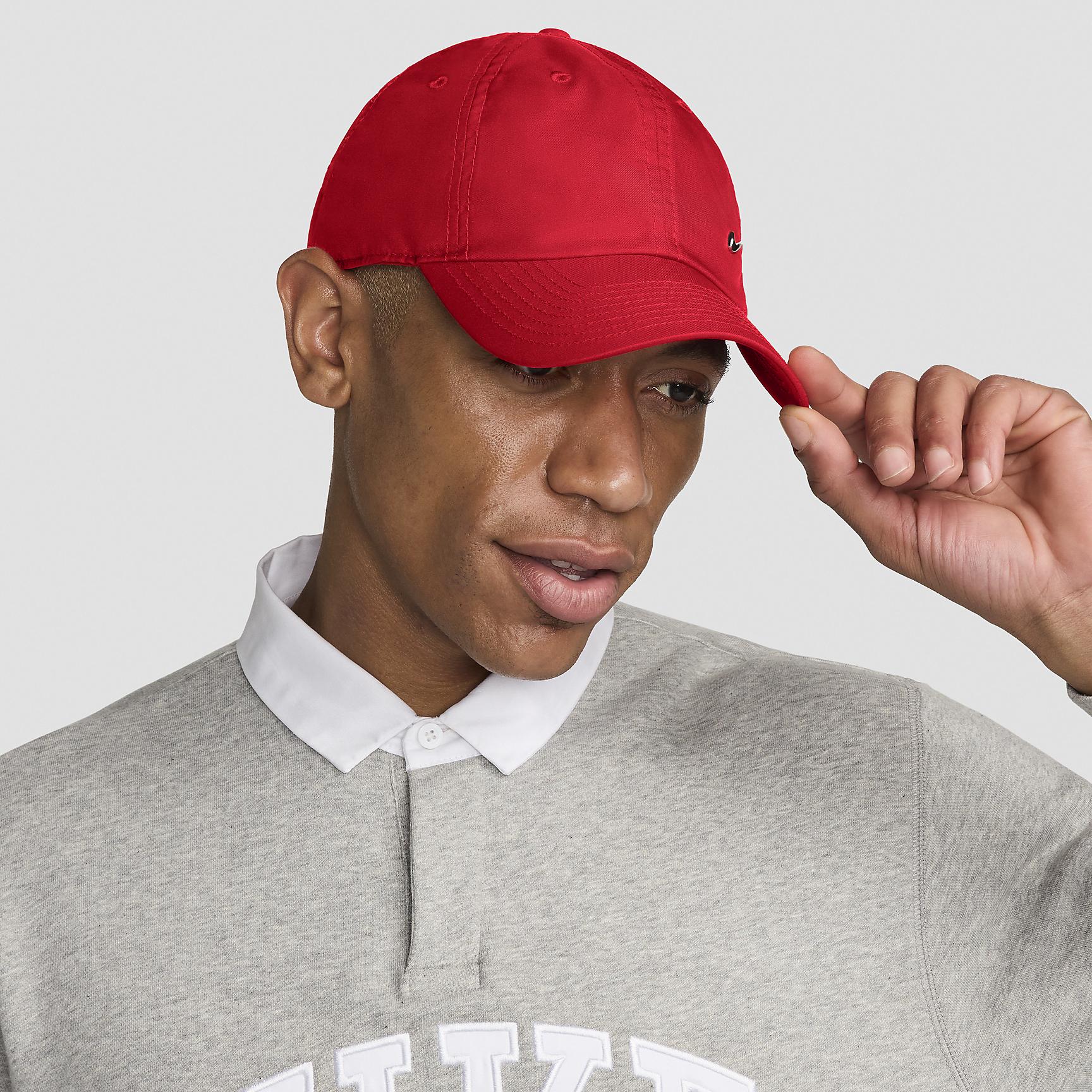Nike Dri-FIT Club Unstructured Metal Swoosh Cap Product Image
