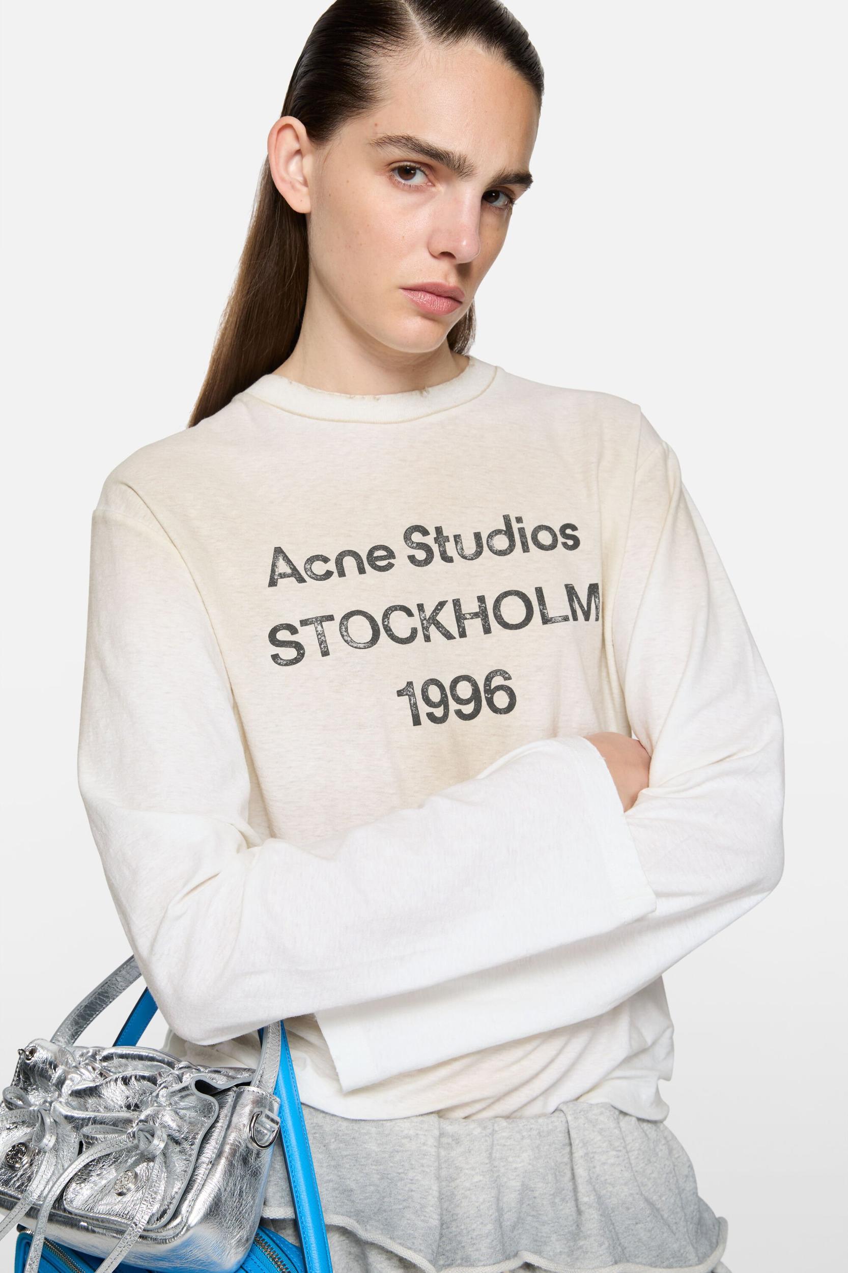 Logo t-shirt - Relaxed fit Product Image