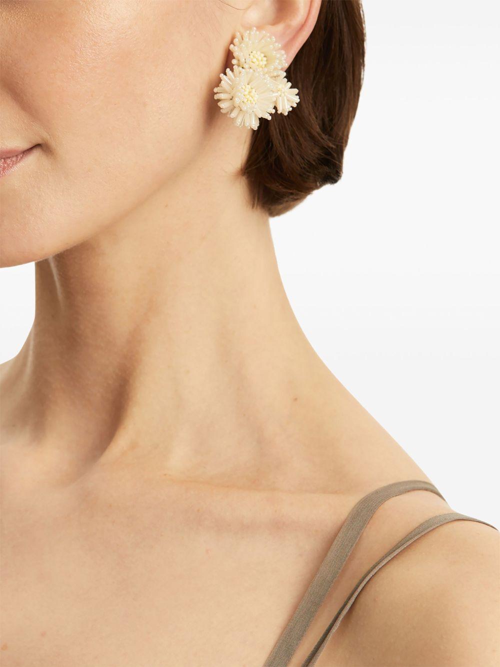 flower-detailing earrings  Product Image