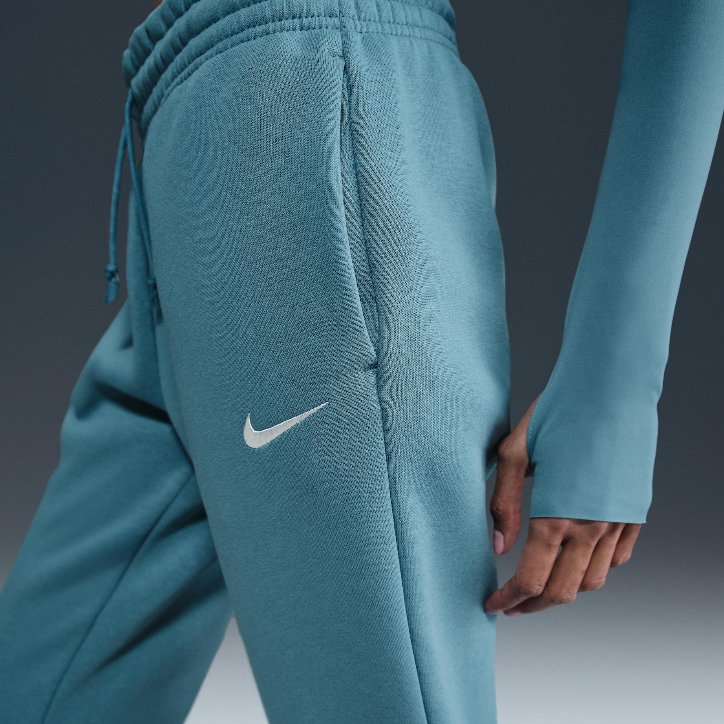 Women's Nike Sportswear Phoenix Fleece Mid-Rise Sweatpants Product Image