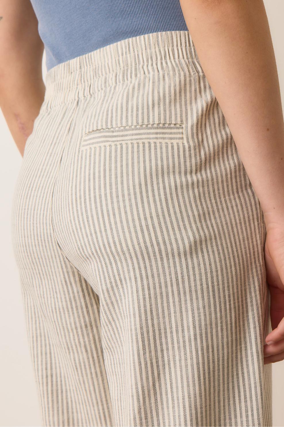 Elle Relaxed Crop Pant Product Image