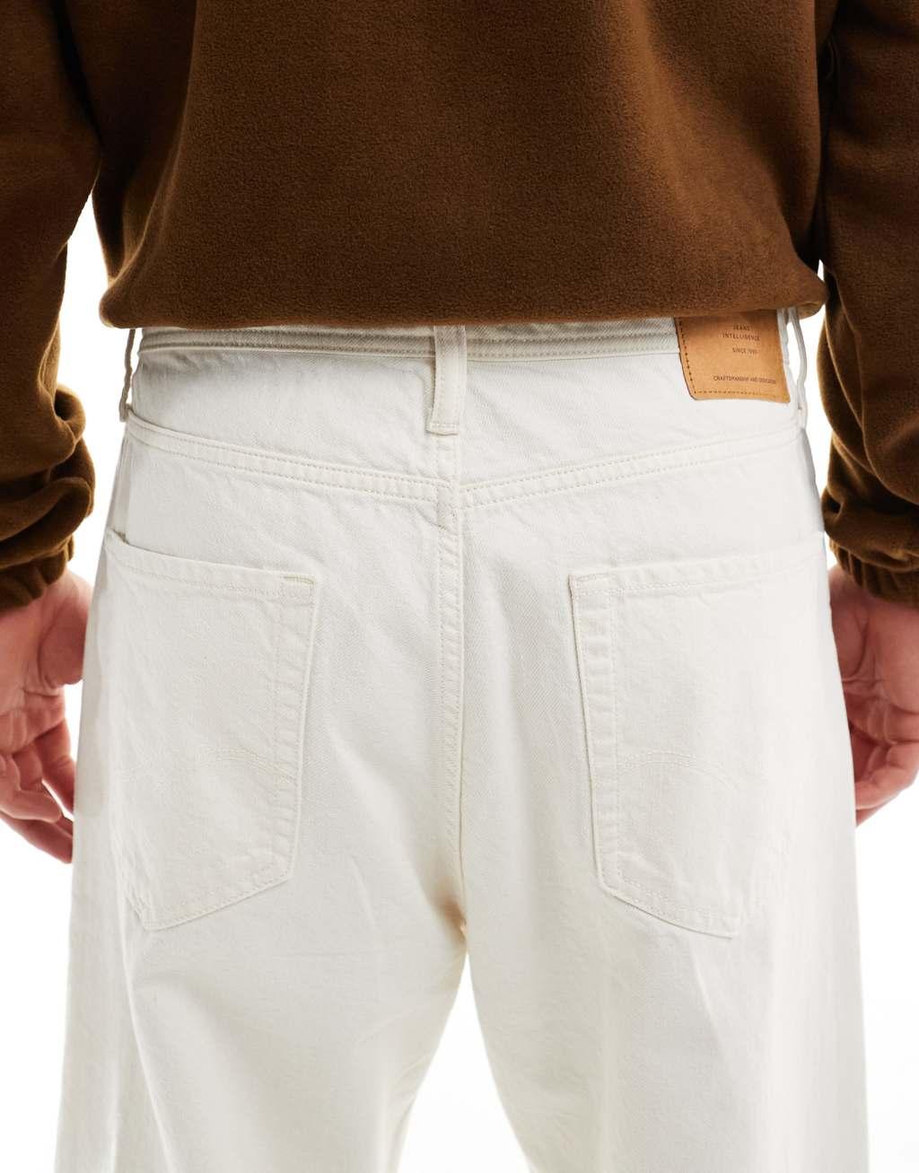 Jack & Jones Ron skater fit jeans in ecru Product Image