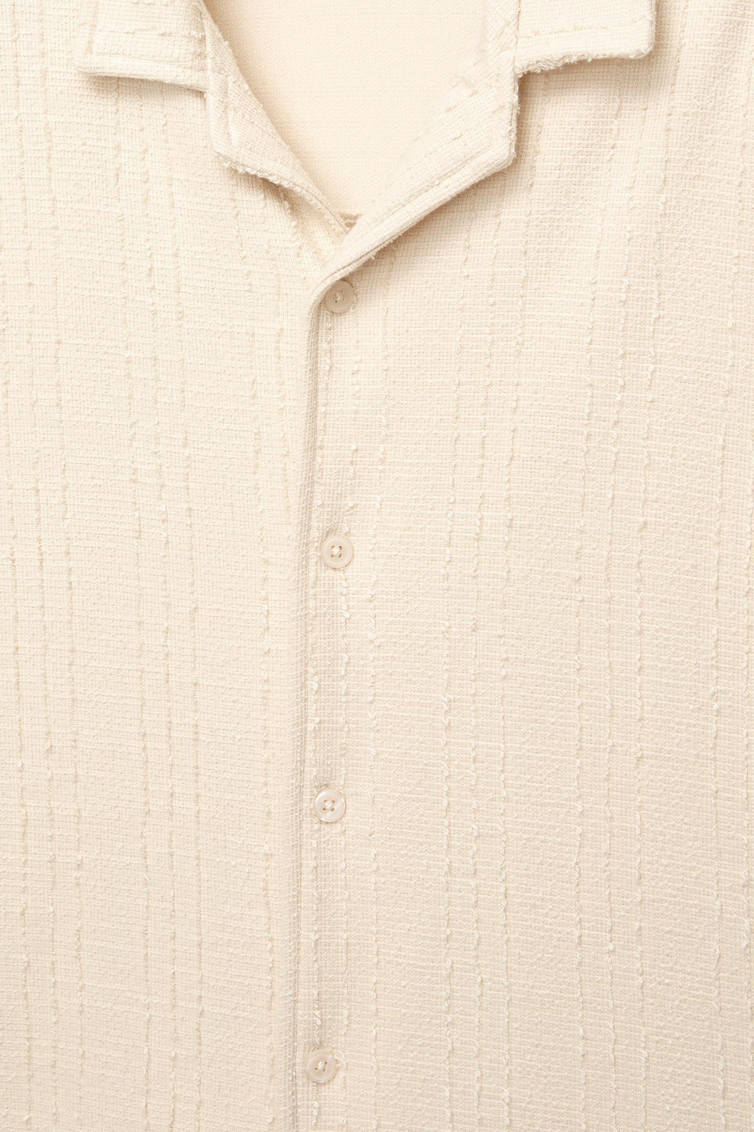 Textured short sleeve shirt Product Image