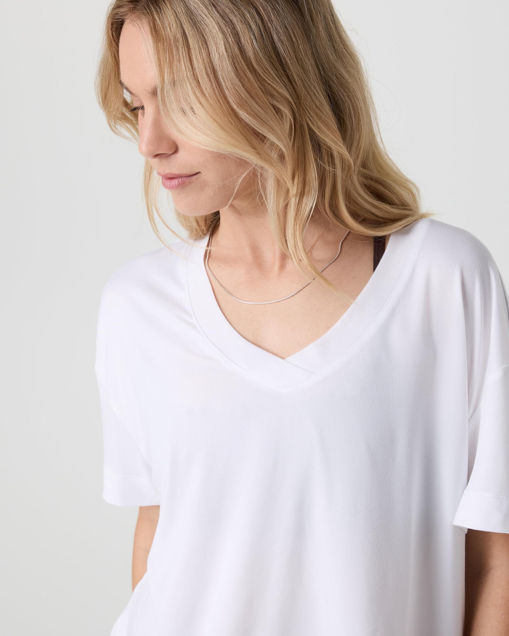 Short Sleeve Energy V-Neck Tee Product Image