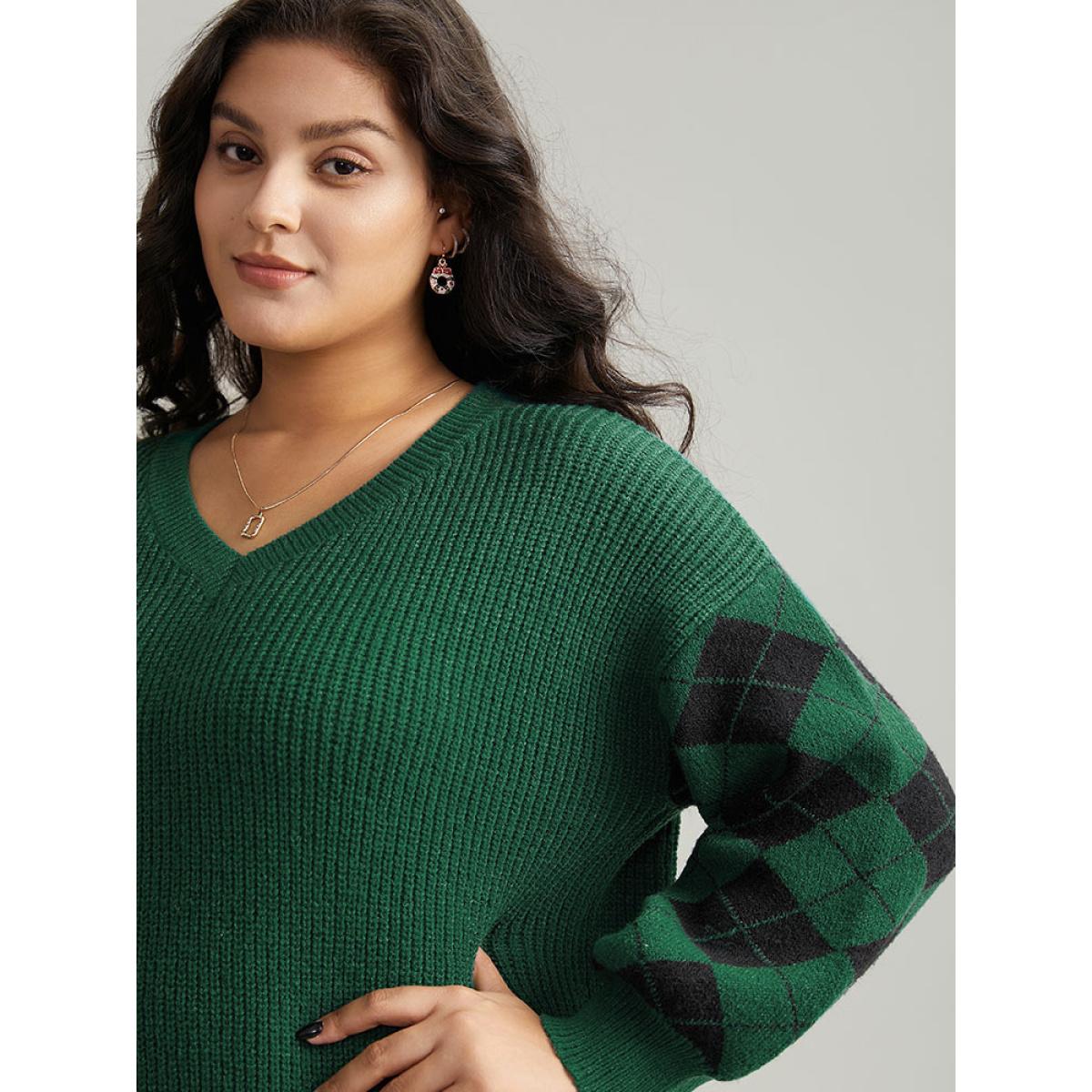 Plus Size Anti-Pilling Plaid Contrast V Neck Elastic Cuffs Pullover DarkGreen Women Casual Loose Long Sleeve V-neck Festival-Christmas Pullovers BloomChic 28/5X Product Image