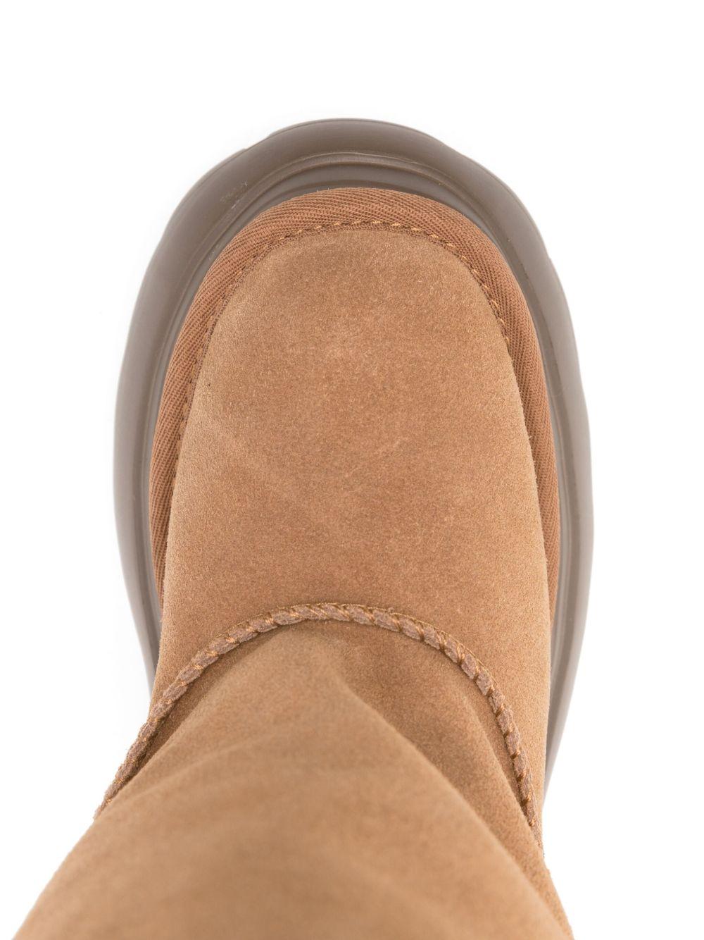 chunky shearling boots Product Image