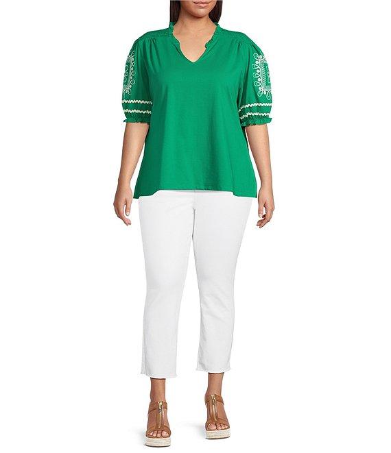 Calessa Plus Size Embroidered Knit Split V-Neck Short Sleeve Tunic Product Image