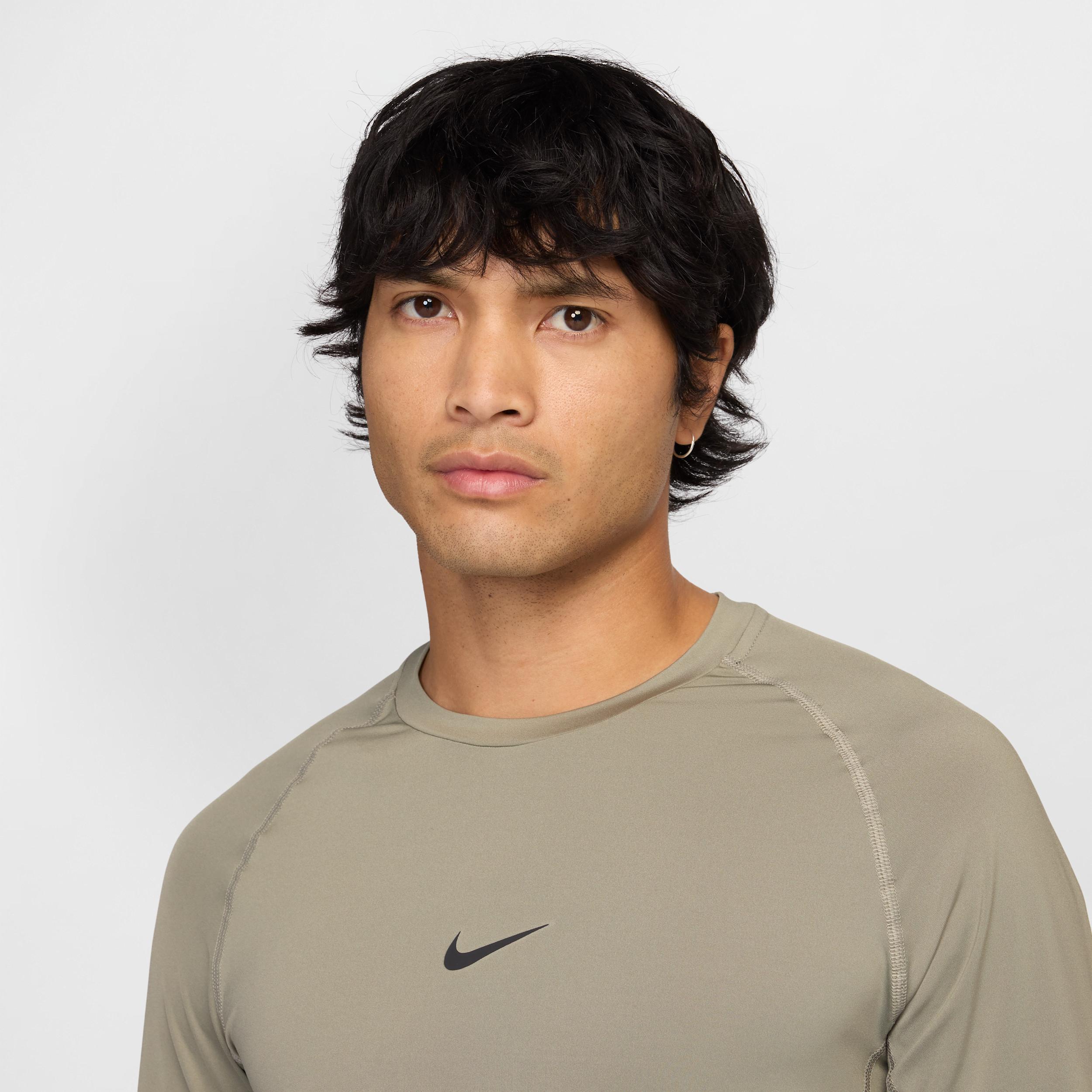 Nike Pro Men's Dri-FIT Slim Long-Sleeve Fitness Top Product Image