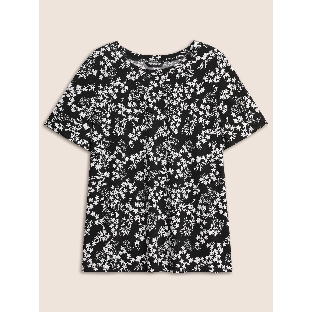 Plus Size Floral Print Round Neck T-shirt Black Women Elegant Round Neck Everyday T-shirts BloomChic 30/6X Product Image