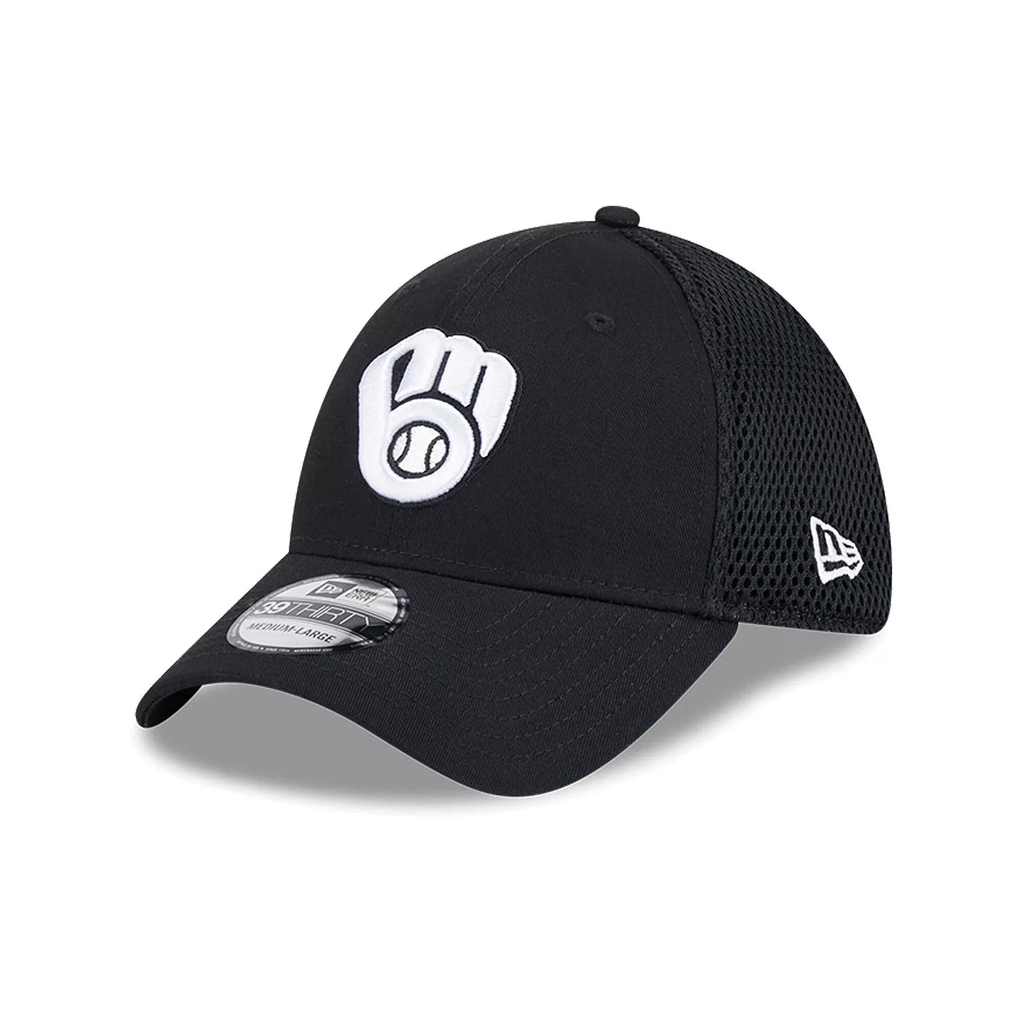 Men's New Era Milwaukee Brewers Evergreen Black & White Neo 39THIRTY Flex Hat, Size: Small/Medium Product Image
