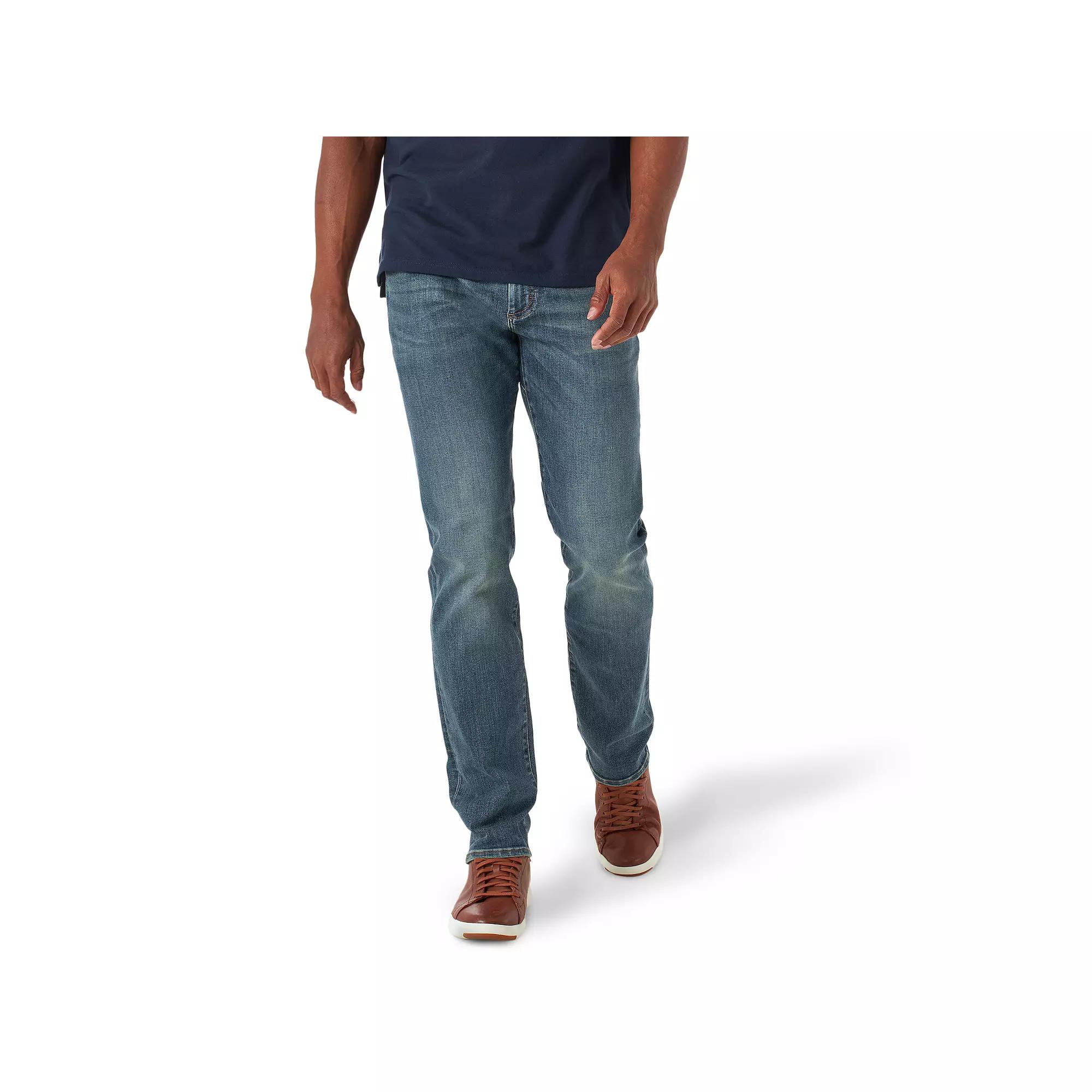 Men's Lee® Extreme Motion Straight-Leg Jeans,  Product Image