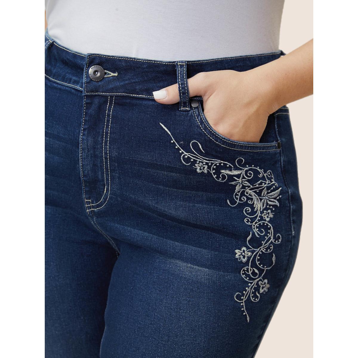 Plus Size Medium Wash Floral Embroidered Denim Shorts Women DarkBlue Embroidered High stretch Everyday Slanted pocket Elegant Denim Shorts BloomChic 16/1X Product Image
