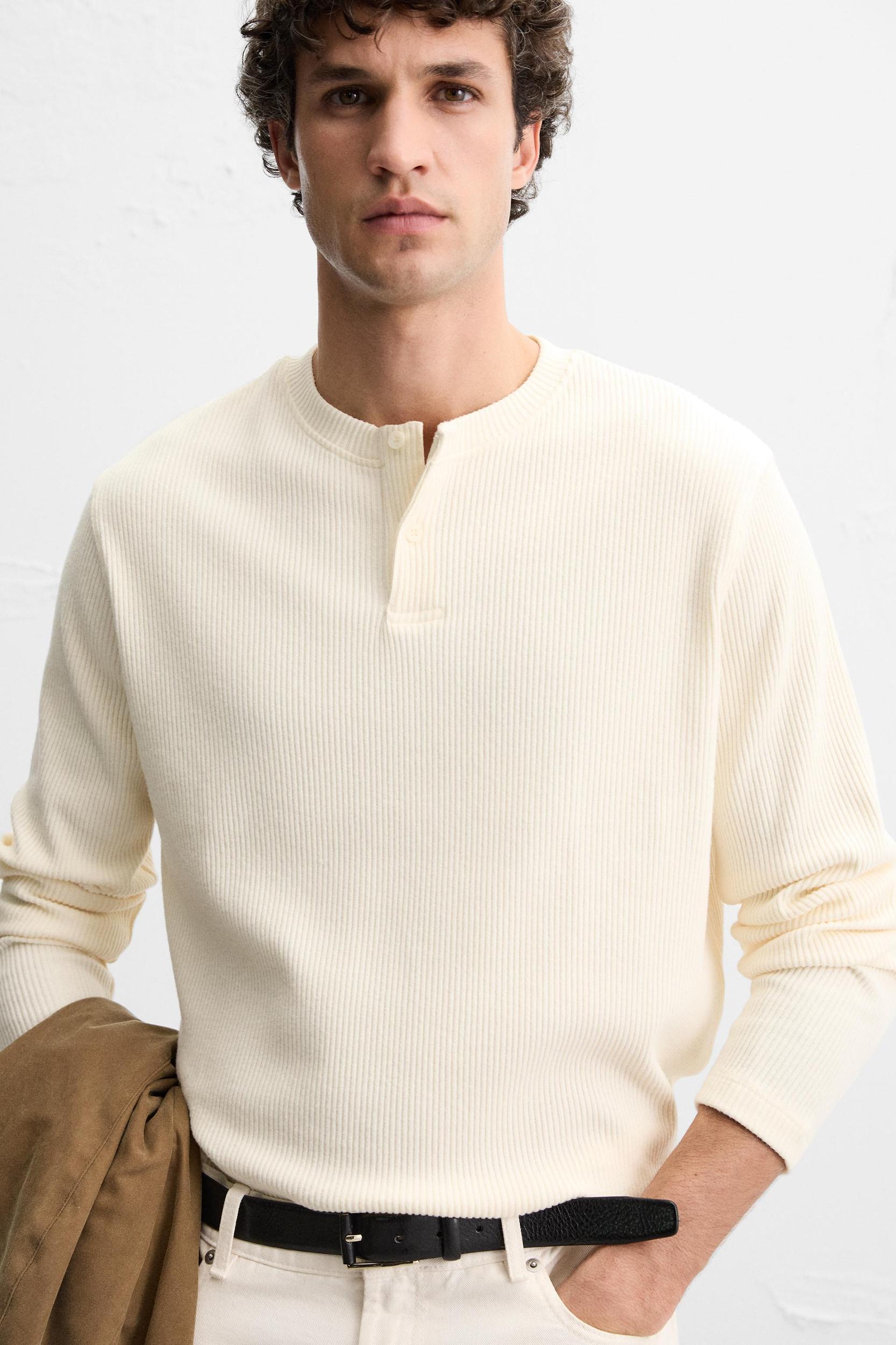 RIBBED TEXTURED T-SHIRT Product Image