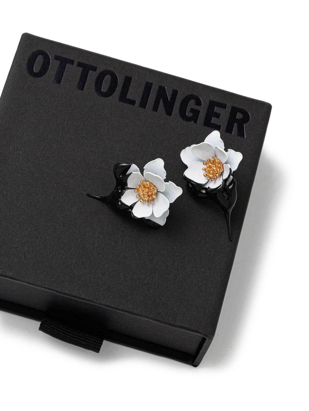 floral-motif earrings Product Image