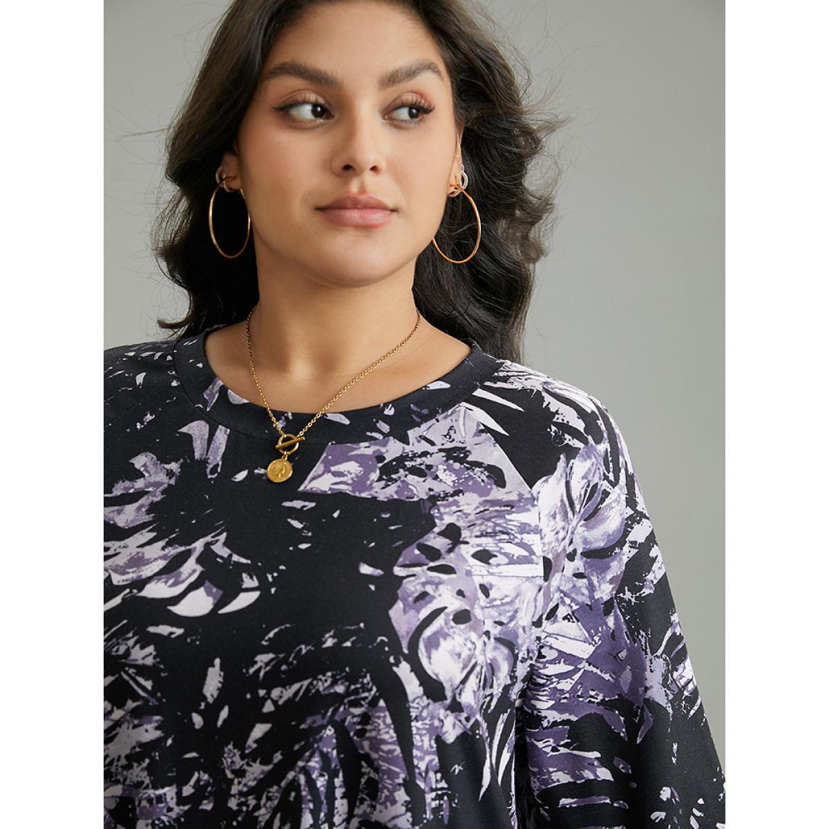 Plus Size Tie Dye Curved Hem T-shirt Black Women Casual Printed Silhouette Floral Print Round Neck Dailywear T-shirts BloomChic 30/6X Product Image