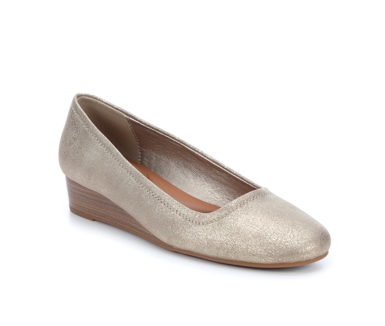 Women's Baretraps Covette Casual Flats Product Image
