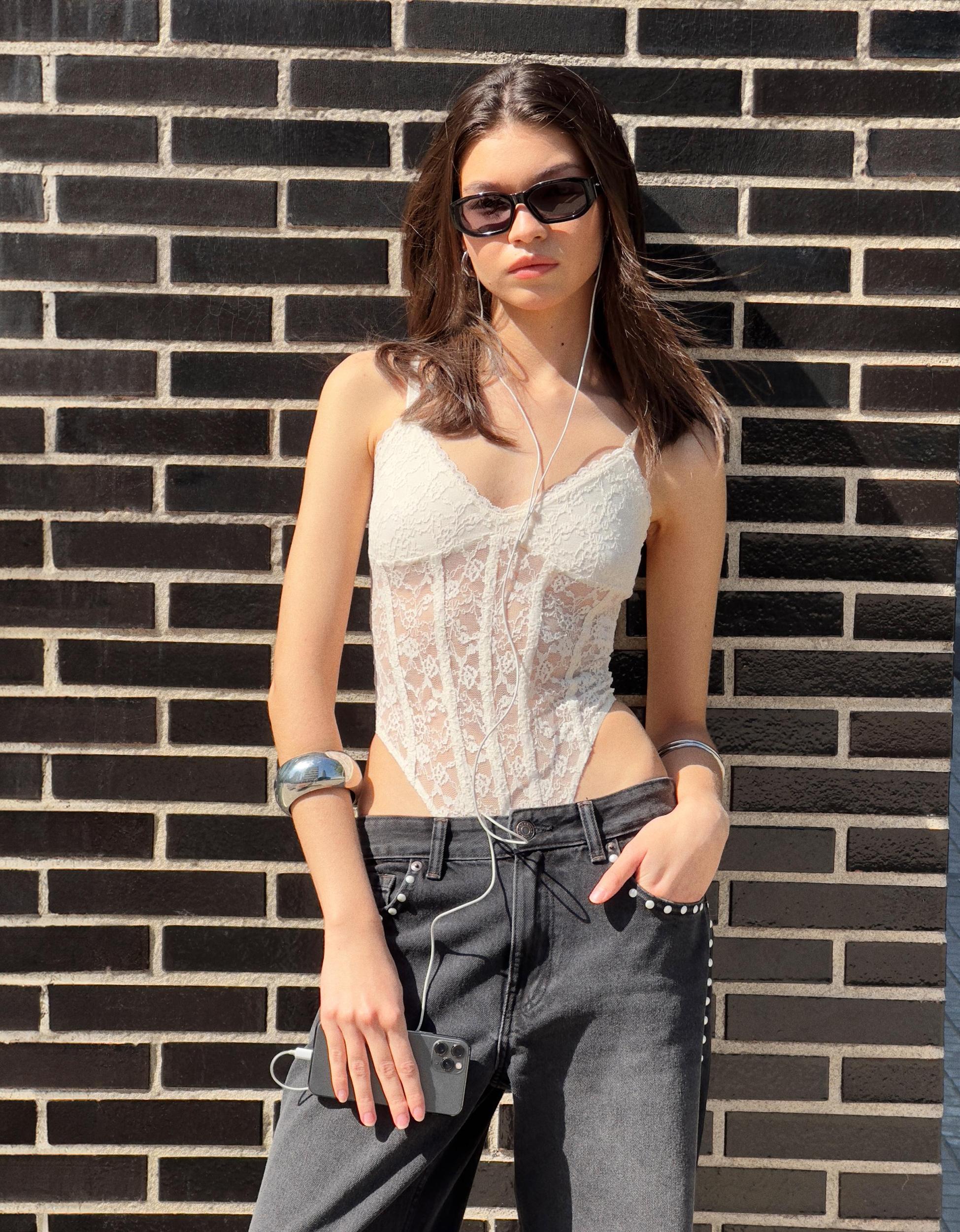Blonde lace top with ruffles Product Image