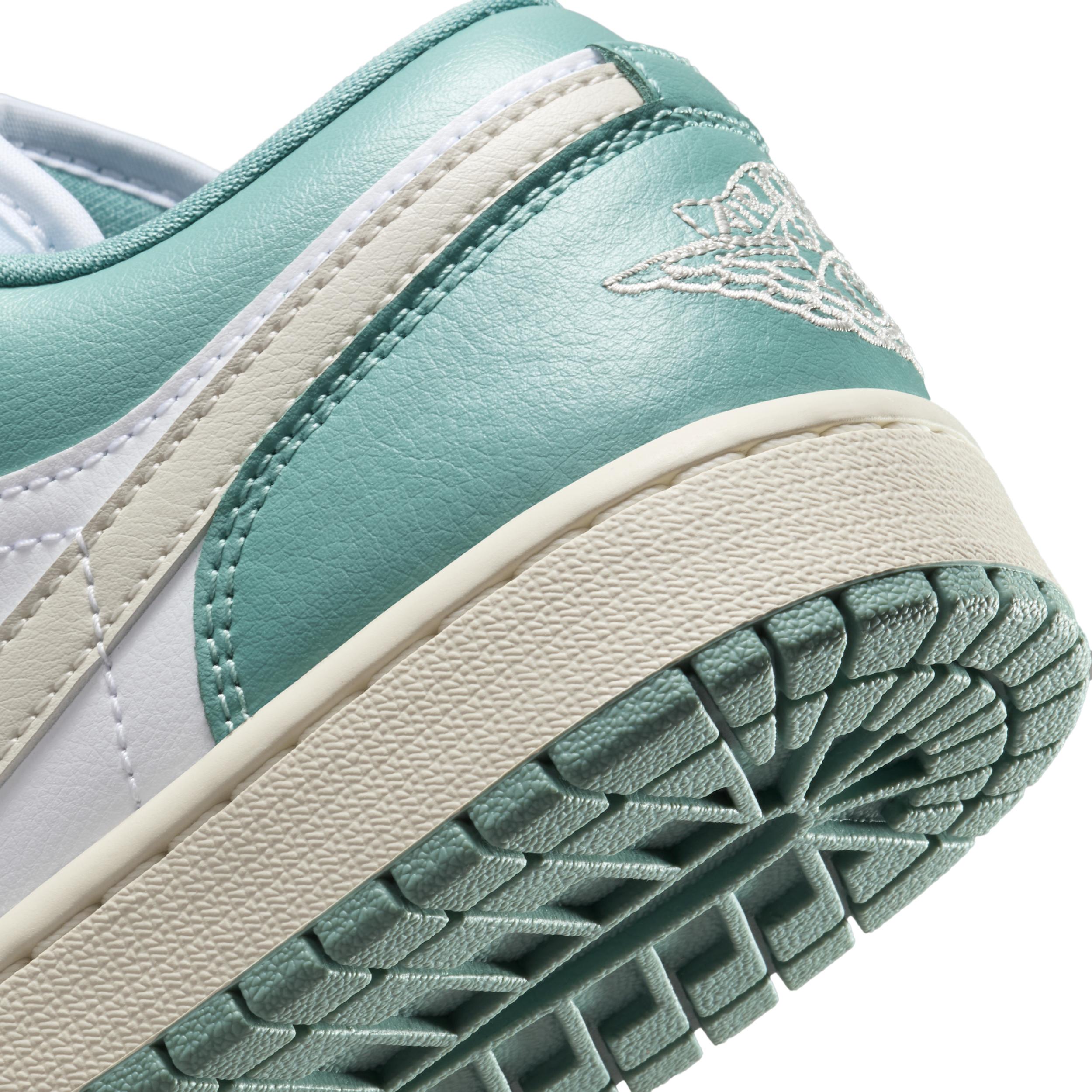 Womens Air Jordan 1 Low Shoes | DC0774-138 Product Image