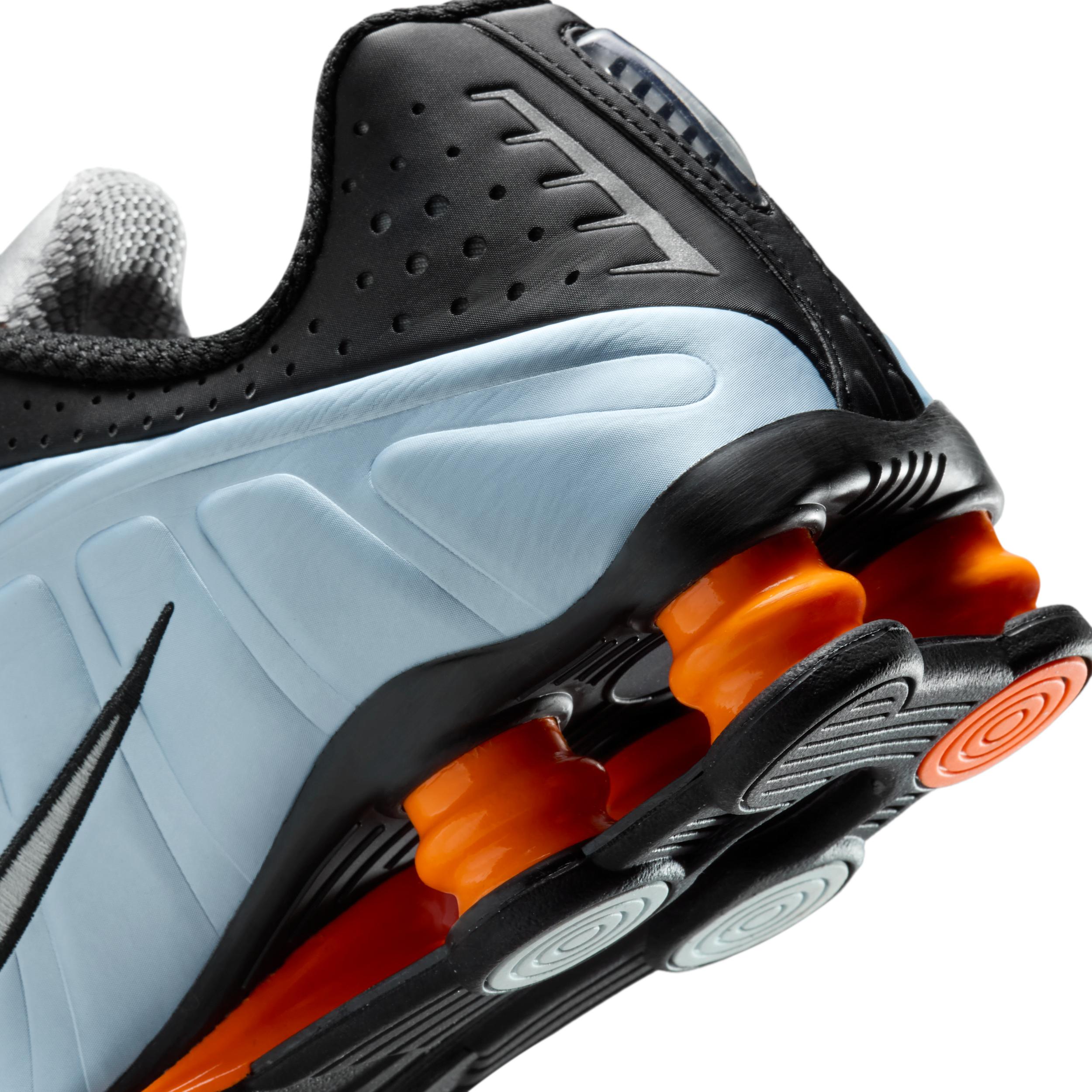 Nike Women's Shox R4 Shoes Product Image