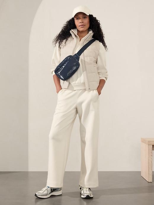 Incline Hybrid Vest Product Image