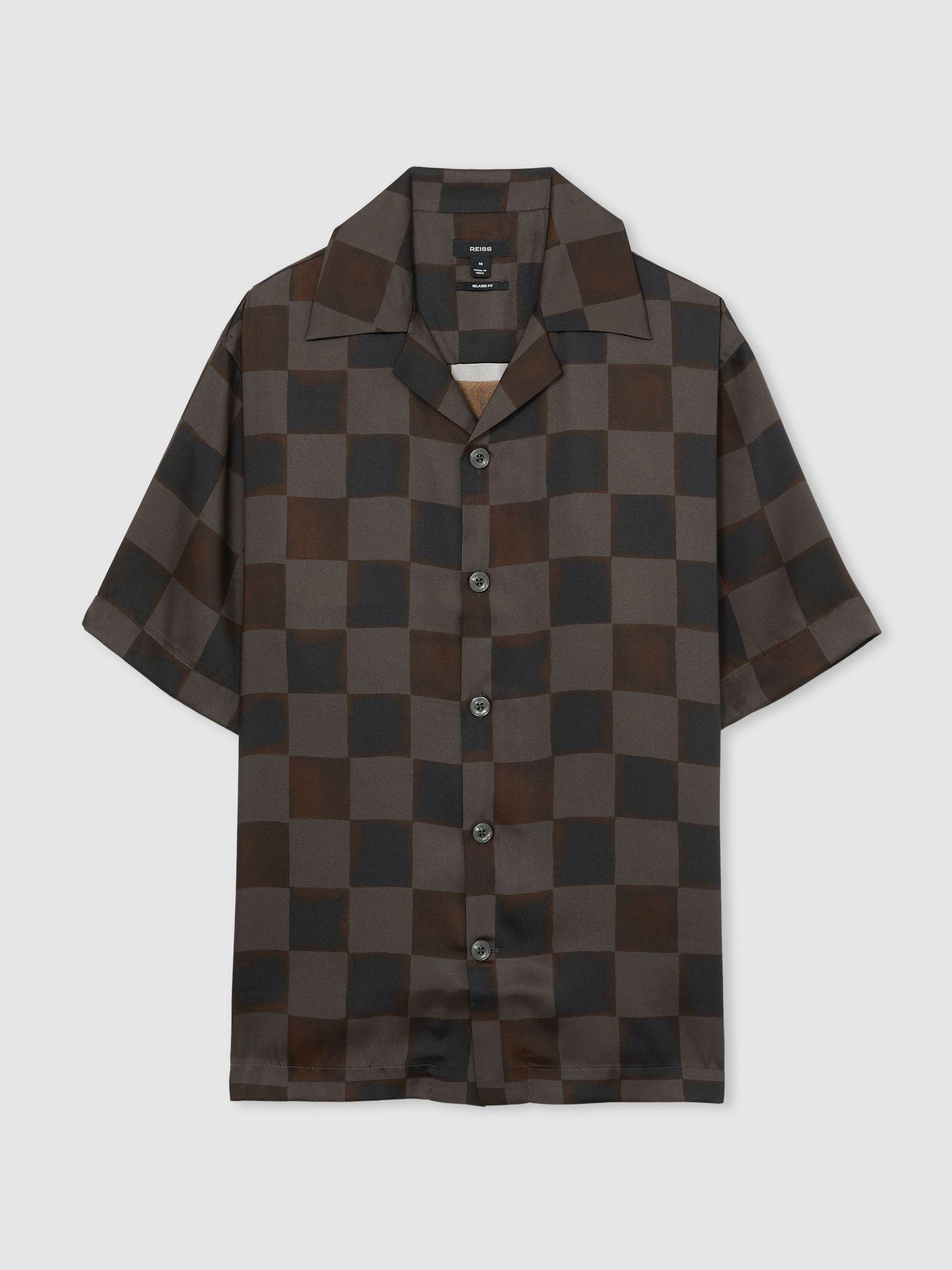 Chequered-Print Cuban-Collar Shirt in Brown Product Image