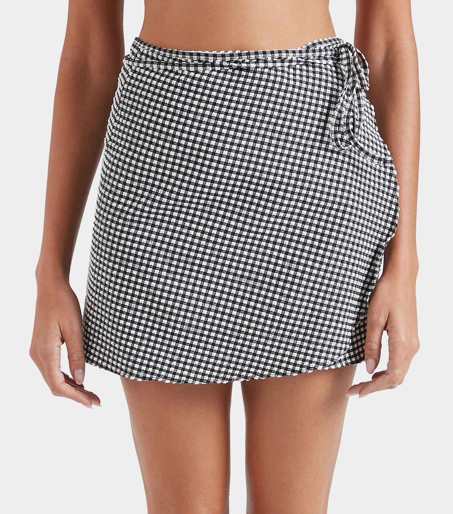 Gingham Seersucker Short Sarong - Black Gingham Product Image