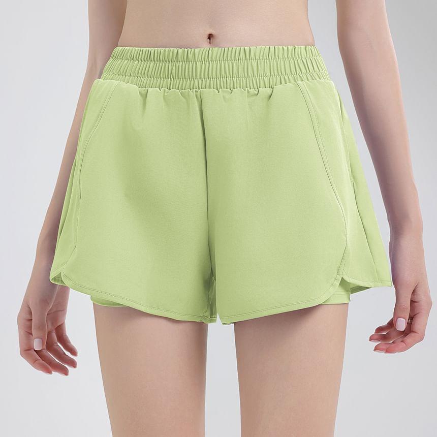 Mid Rise Plain Sports Shorts Product Image