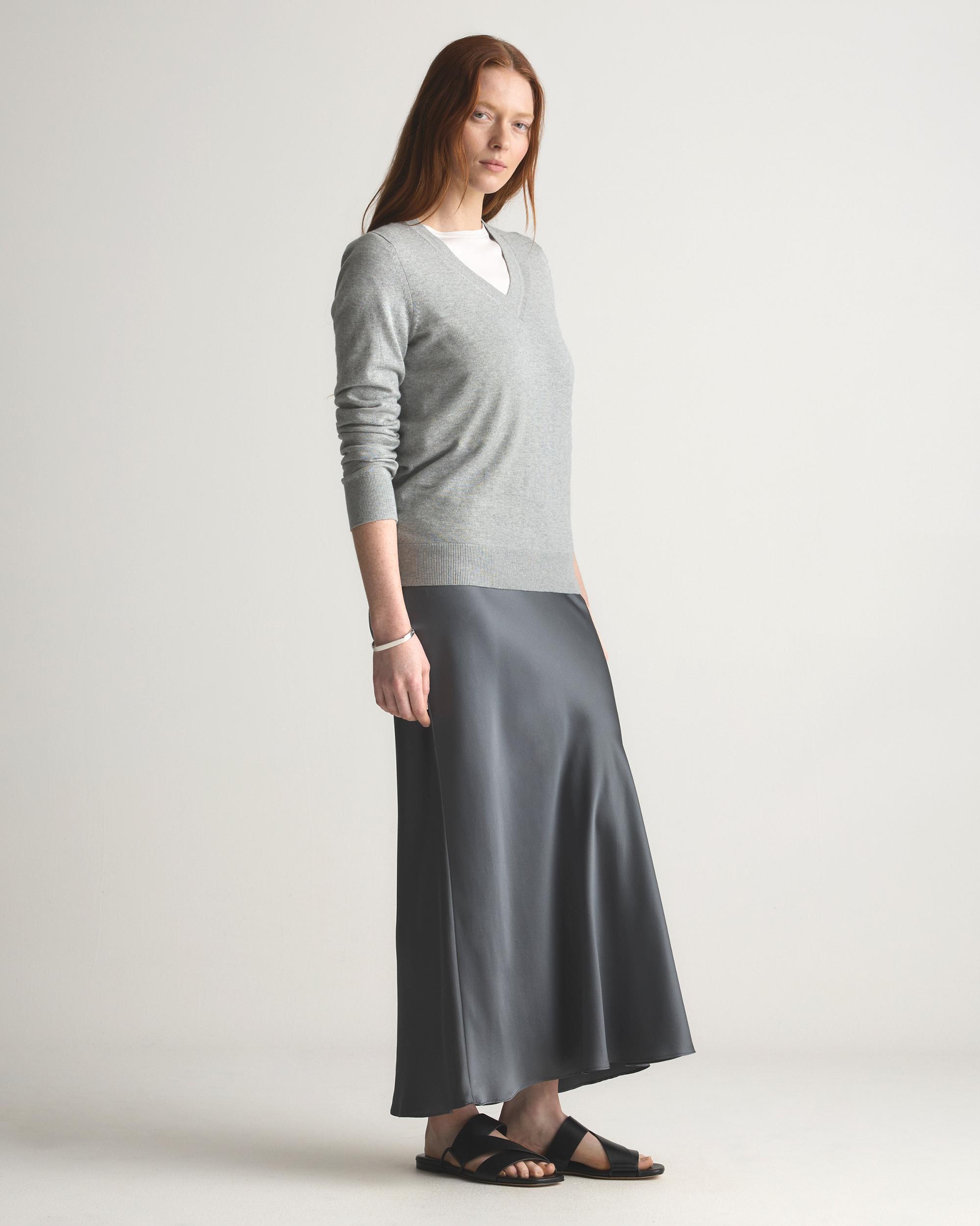 Quince | Women's Lightweight Cotton Cashmere V-Neck Sweater Organic Cotton Product Image