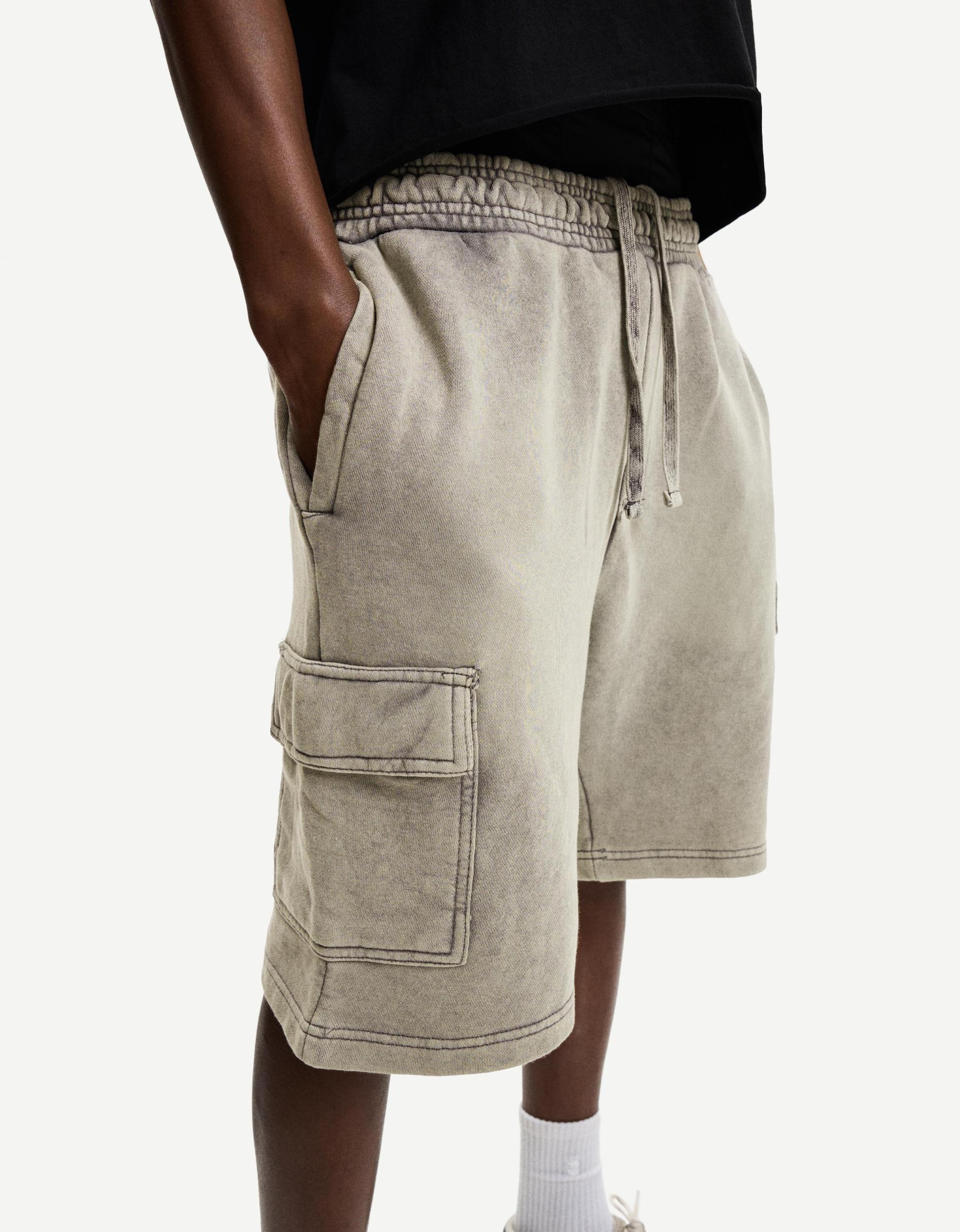 Plush cargo Bermuda shorts Product Image