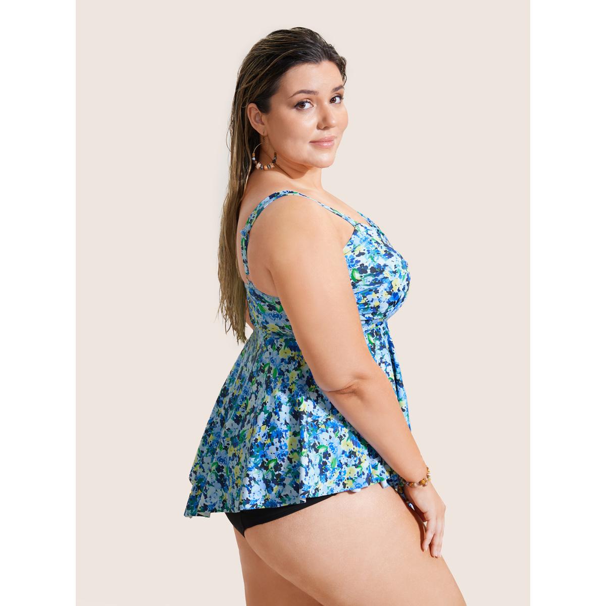 Plus Size Ditsy Floral Crossover Adjustable Straps Swim Top Women's Swimwear Multicolor Beach Twist High stretch Bodycon Heart neckline Curve Swim Tops BloomChic 18-20/2X Product Image