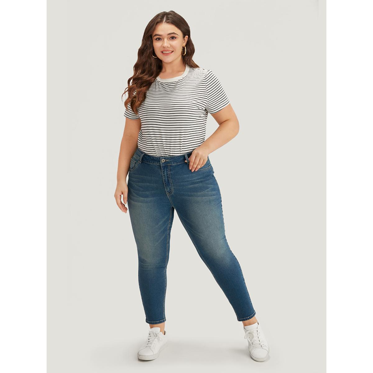 Plus Size Zipper Fly Skinny Medium Wash Jeans Women Cerulean Casual Plain Plain High stretch Pocket Jeans BloomChic 14/1X Product Image