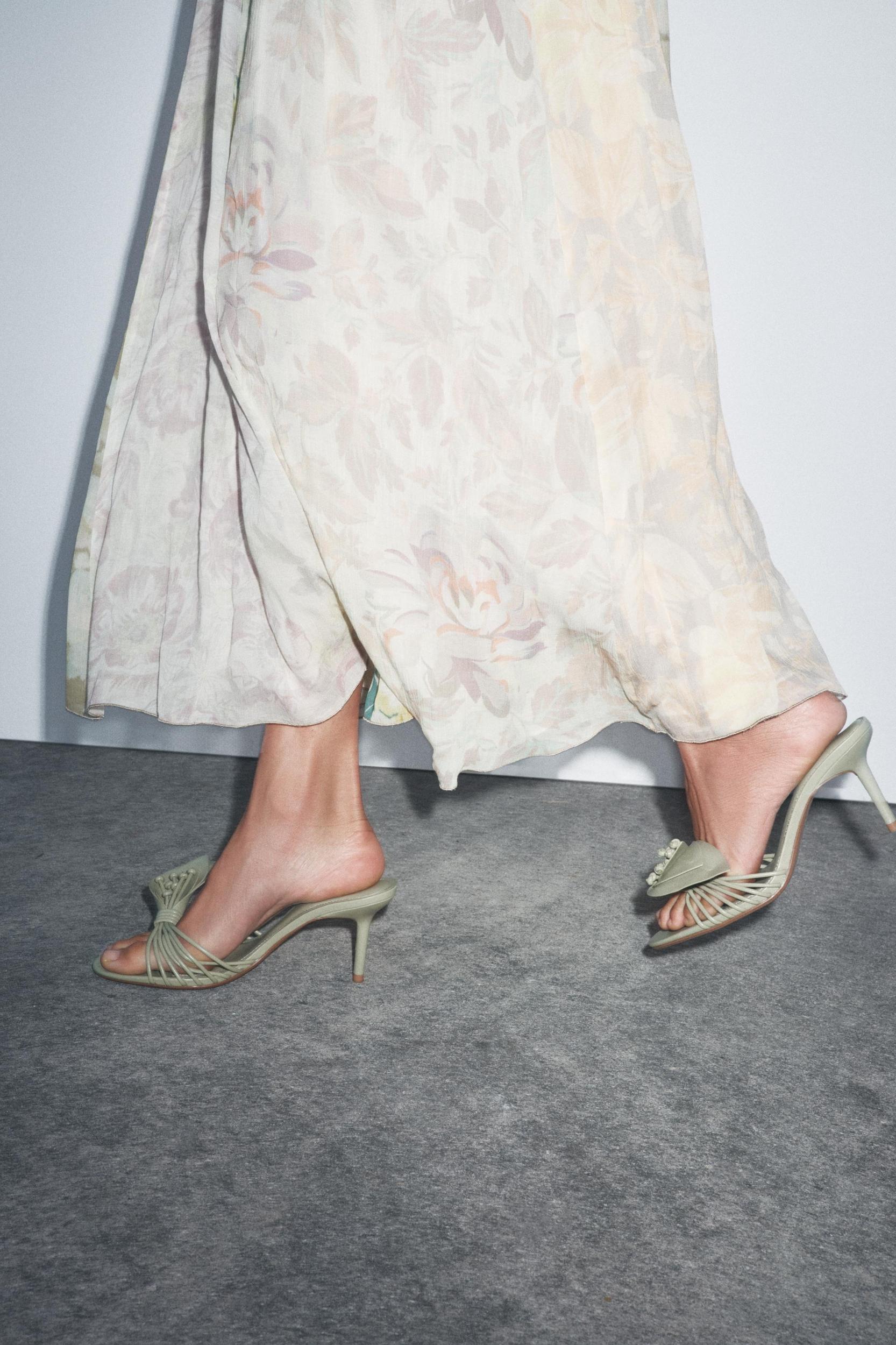 FLOWER SANDALS Product Image