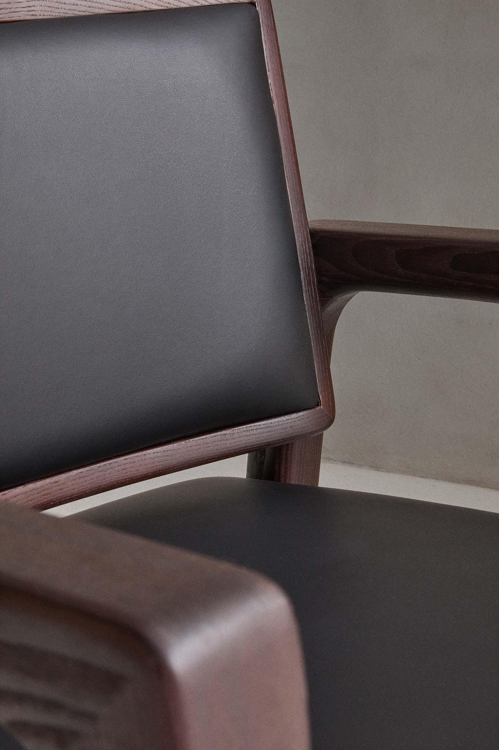 LOUNGE CHAIR 03 Product Image