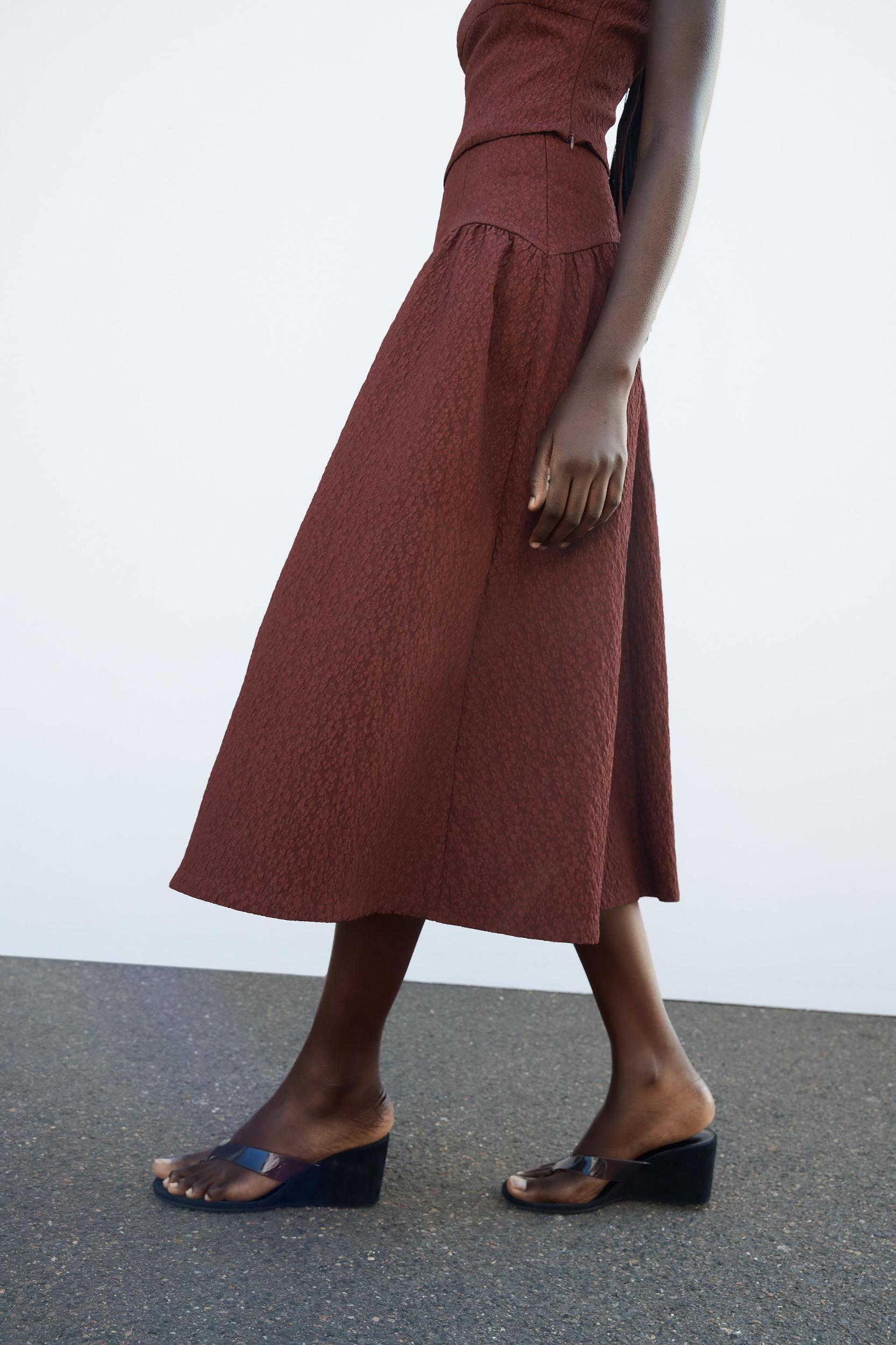 TEXTURED MIDI SKIRT Product Image