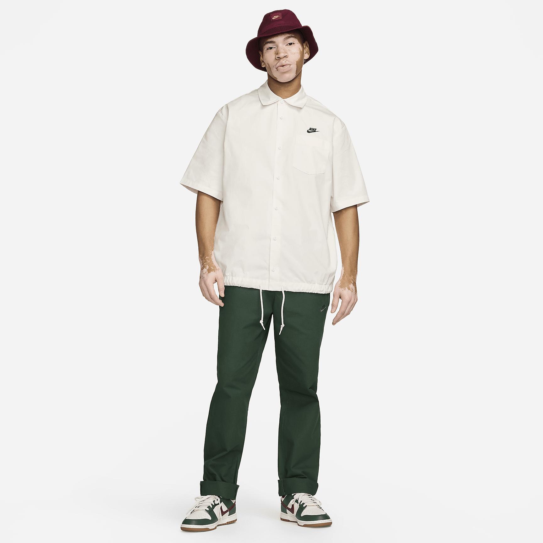 Mens Nike Club Oxford Button-Down Short-Sleeve Shirt Product Image