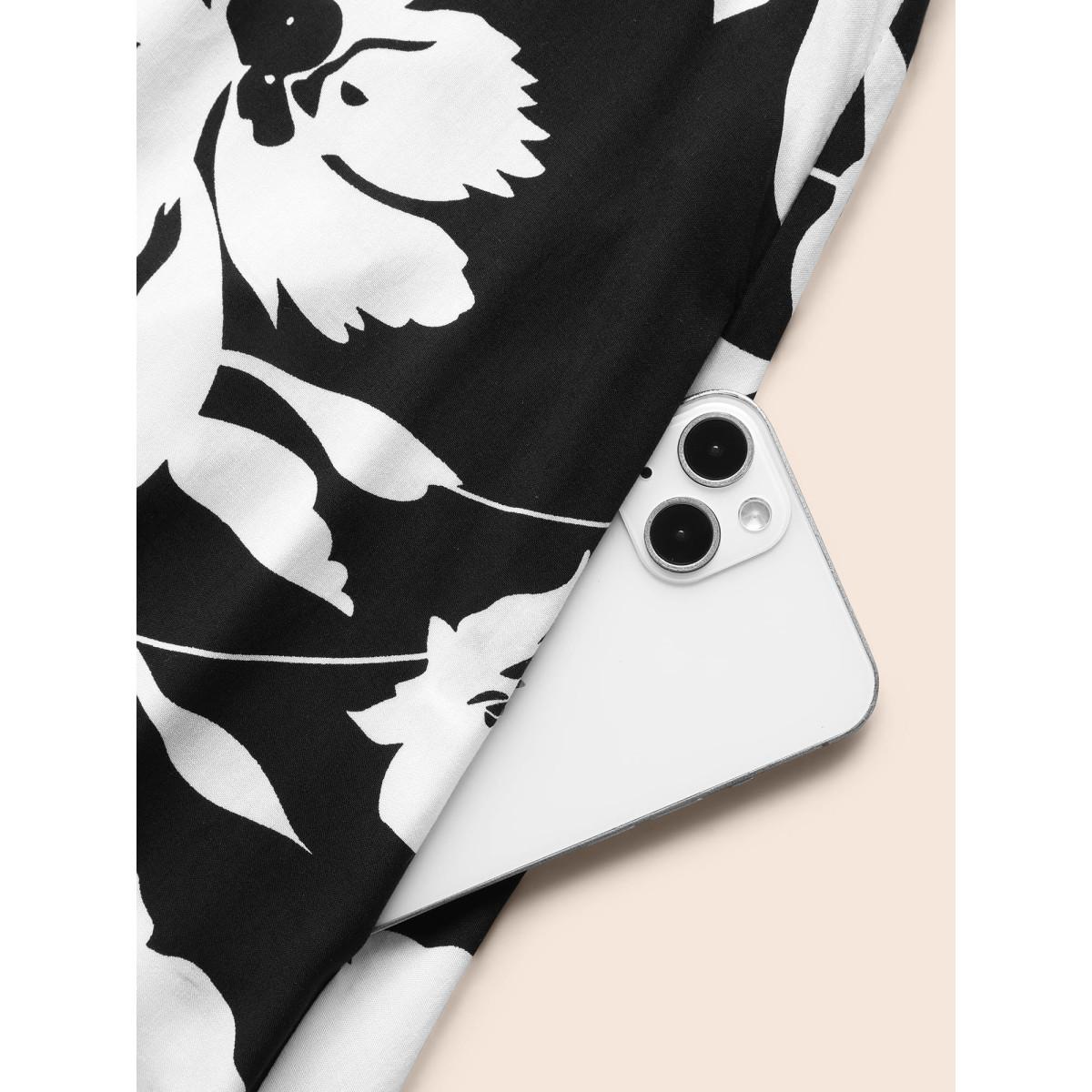 Plus Size Silhouette Floral Print Patchwork Crossover Pocket Dress Black Women Office Patchwork V-neck Short sleeve Curvy Midi Dress BloomChic 12/L Product Image