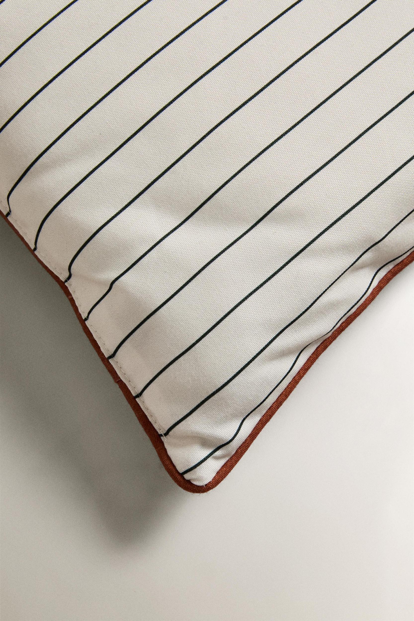 STRIPED OUTDOOR LOUNGER TOPPER Product Image