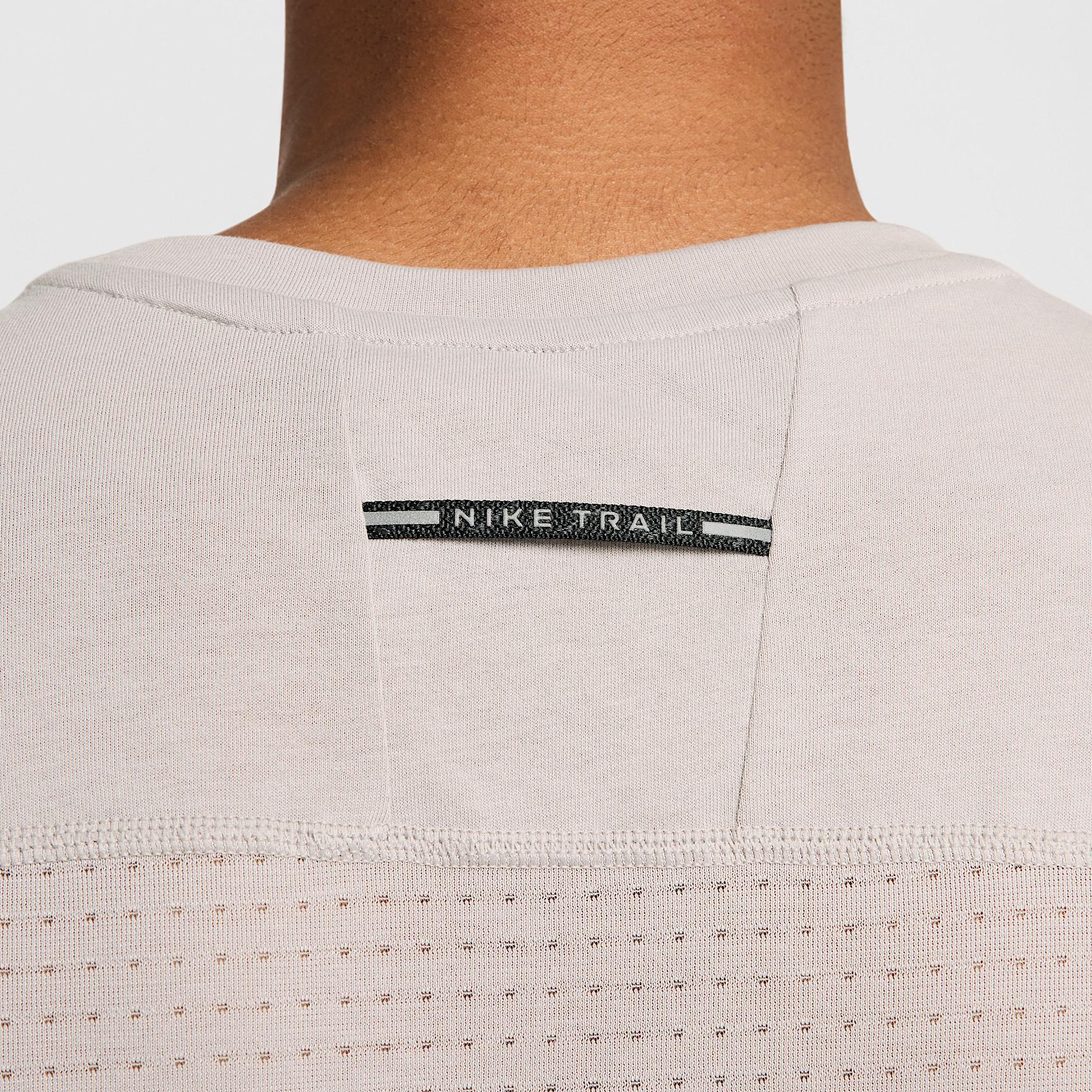 Nike Men's Solar Chase Dri-FIT ADV Short-Sleeve Running Top Product Image