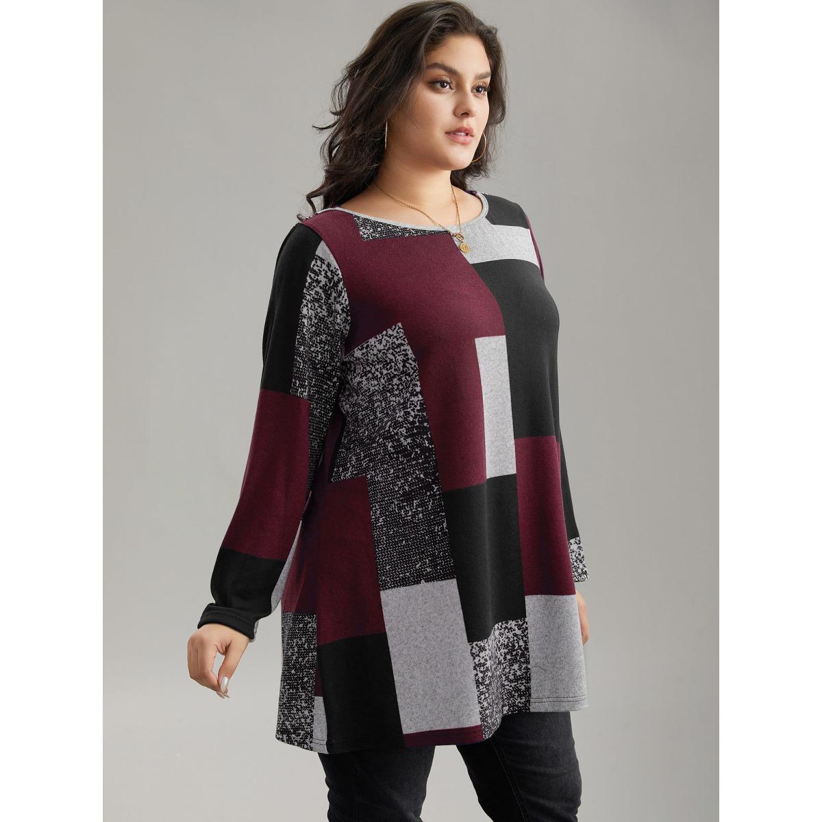 Plus Size Colorblock Contrast Round Neck T-shirt Burgundy Women Elegant Contrast Colorblock Boat Neck Dailywear T-shirts BloomChic 12/L Product Image