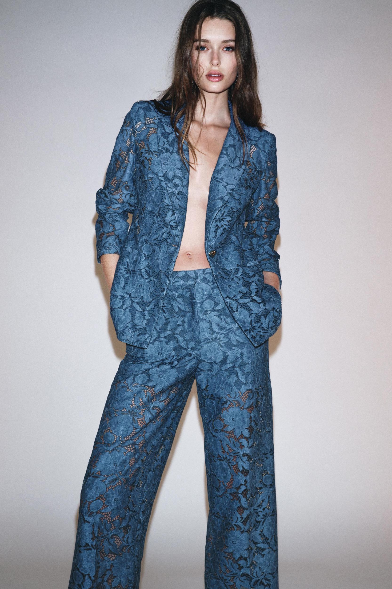 LACE BLAZER Product Image