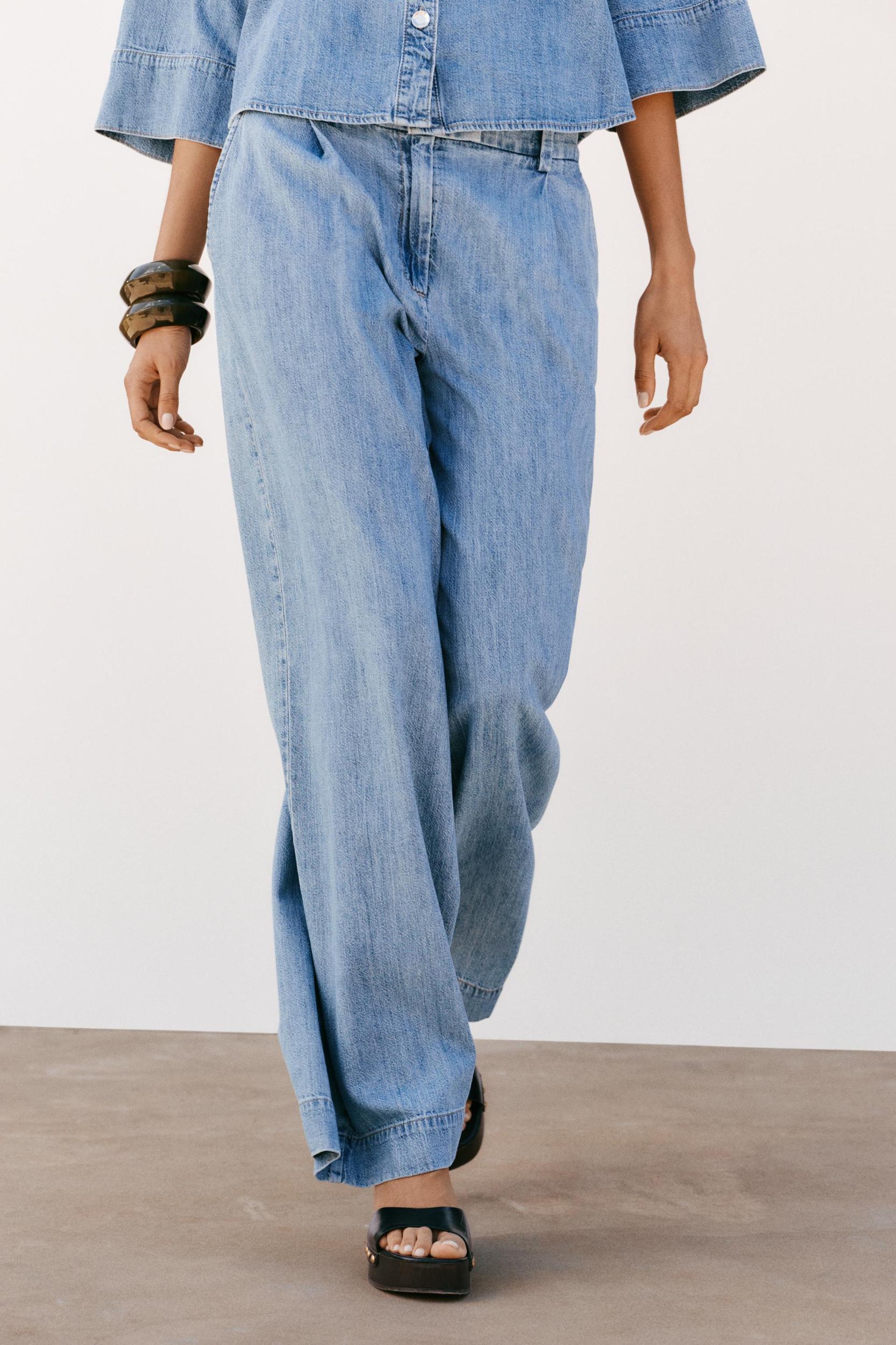HIGH RISE Z1975 DARTED WIDE LEG JEANS Product Image